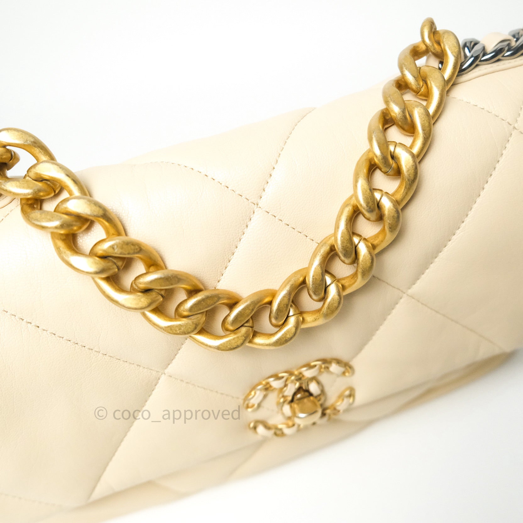 Chanel 19 Medium Flap Bag in Beige Goatskin Leather with Mixed Hardware - Luxury Handbag for Women, Perfect for Work, Date Night & Special Occasions
