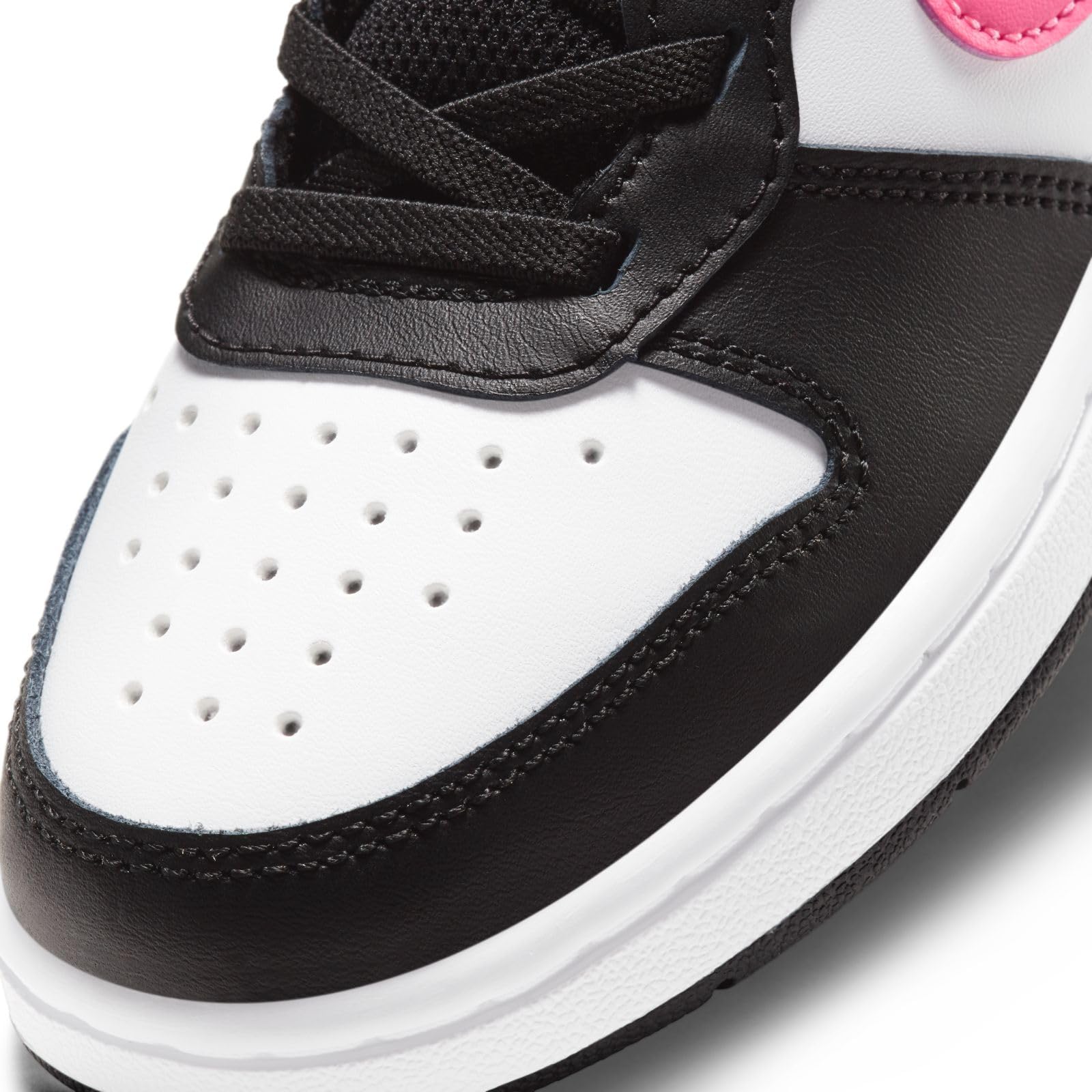 Nike Boys' Running Sneakers - Lightweight Athletic Shoes for Kids - Perfect for School, Sports & Everyday Play