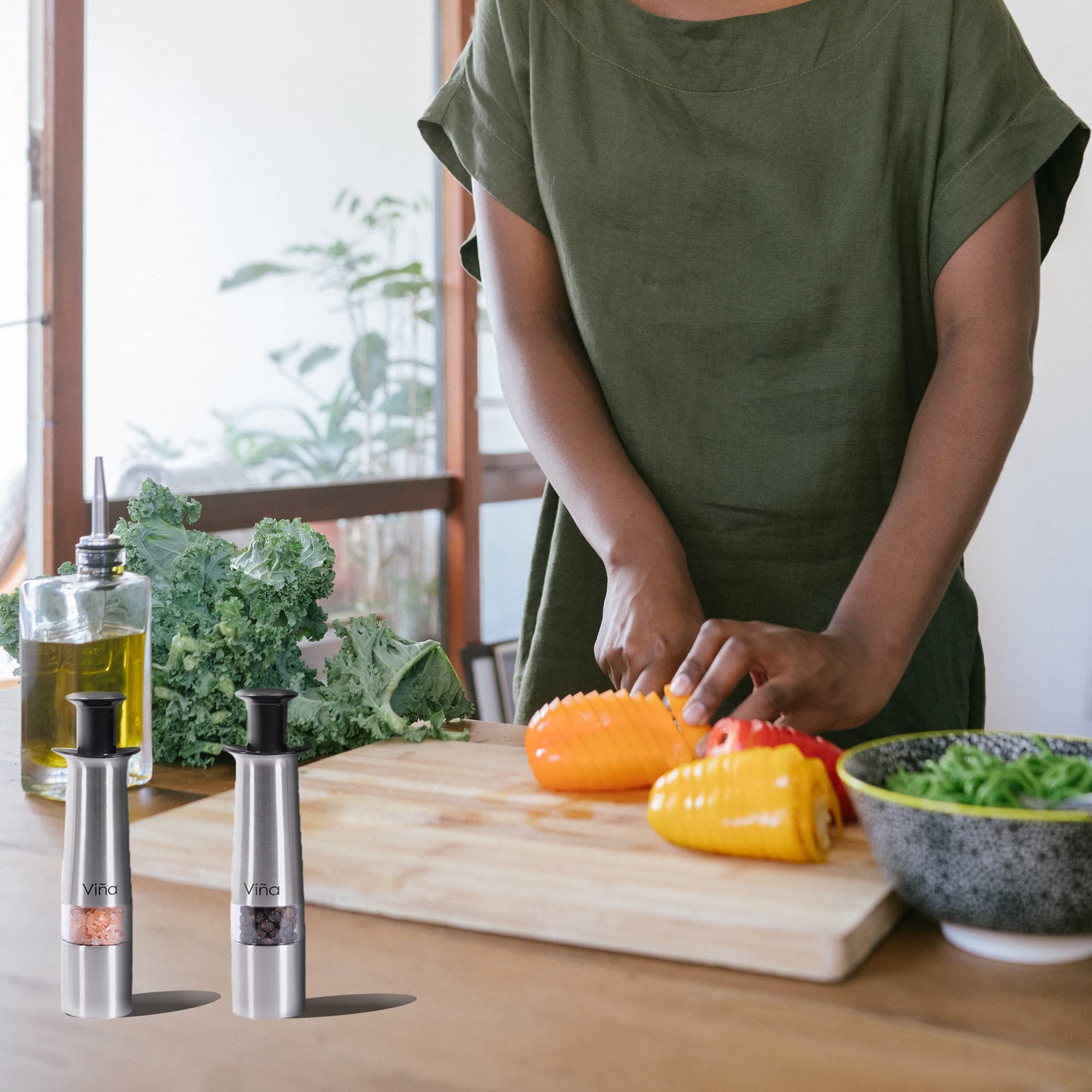 Premium Manual Salt and Pepper Grinder Set - Refillable Stainless Steel Mills with Bamboo Stand - Perfect for Kitchen, Dining Table & Spice Organization - Ideal Gift for Halloween Party, Housewarming & New Home