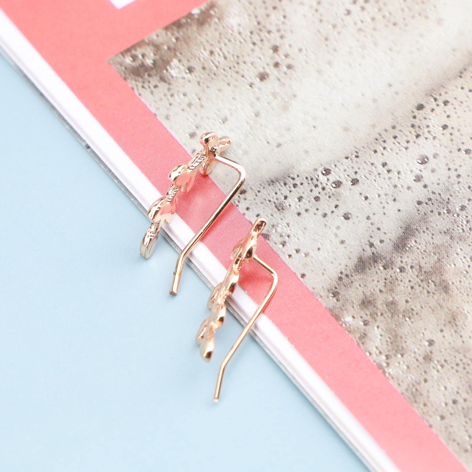 Boho Gold Leaf Ear Climber Earrings - Vintage Filigree Ear Crawler Jewelry for Women - Perfect for Parties, Weddings & Boho Fashion