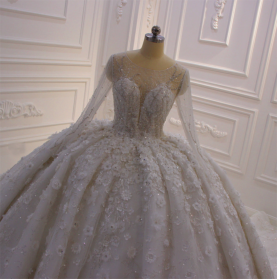 Elegant Long Sleeve Sparkle Wedding Dress with Crystal Embellishments - Perfect for Bridal Gowns, Formal Events & Special Occasions