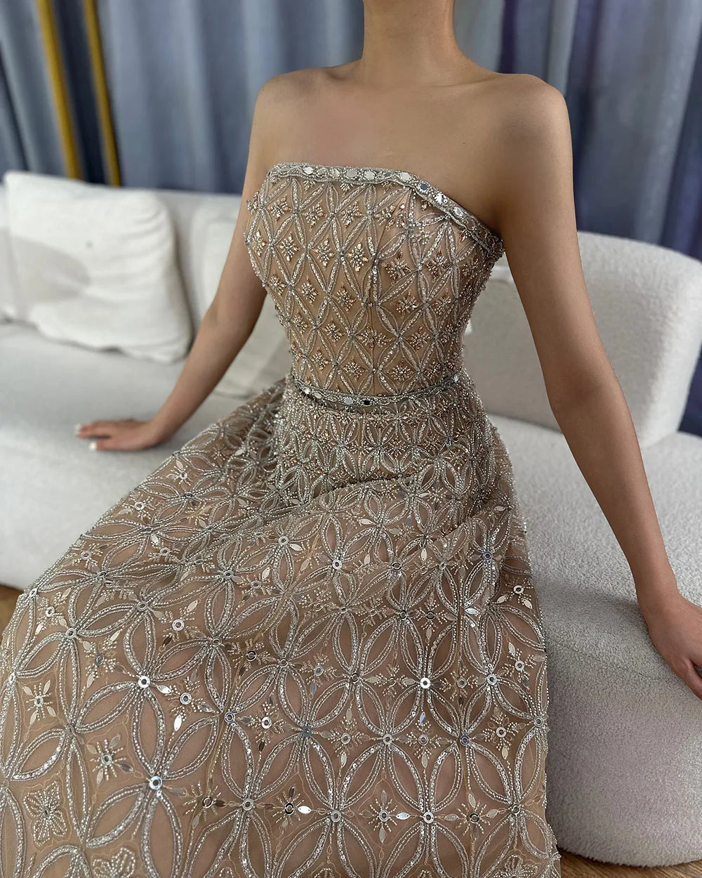 Elegant Beaded Long Evening Dresses for Women - Luxury Dubai Arabic Gray A-Line Gowns for Prom, Wedding & Formal Occasions | LA72755