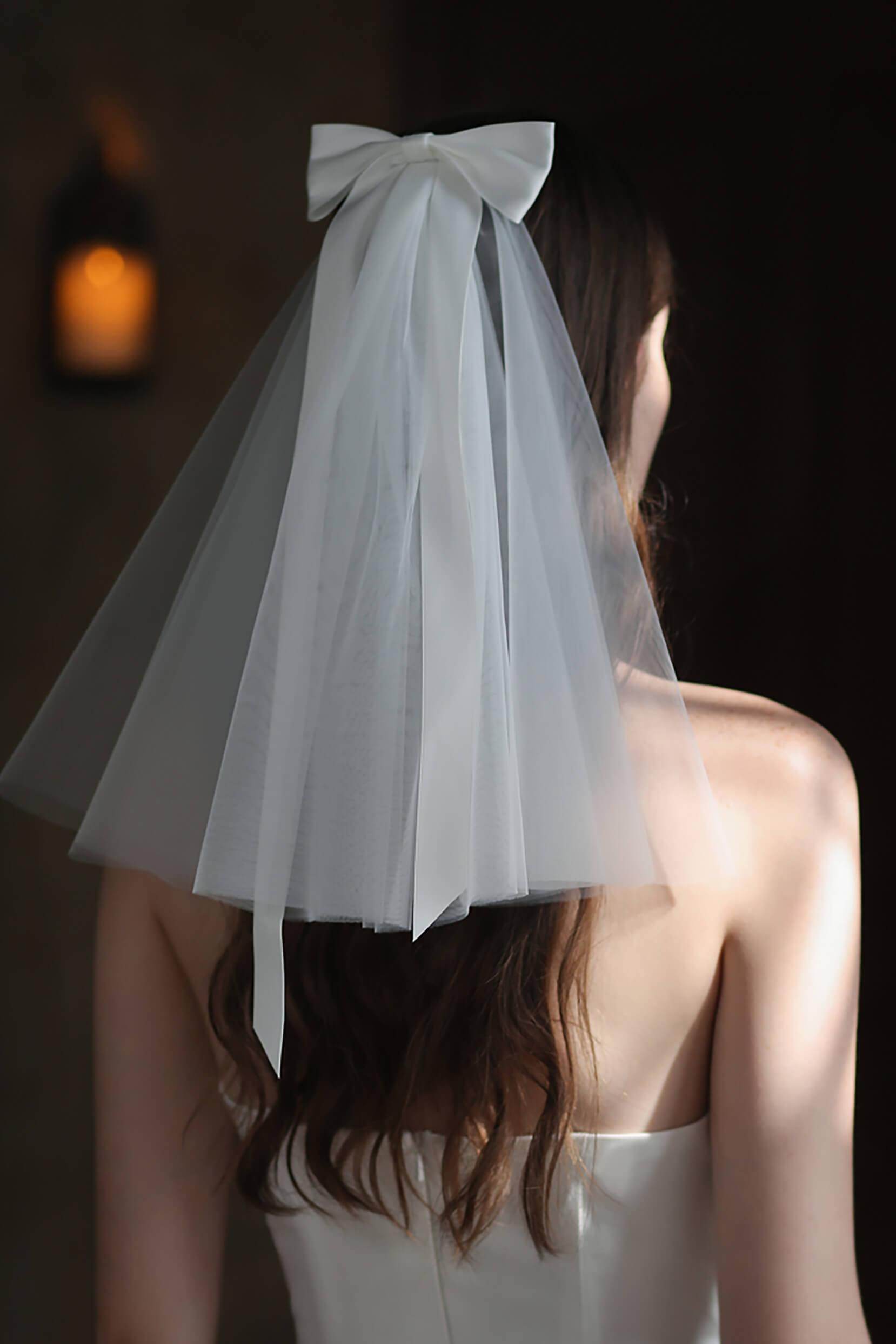 Elegant One-Tier Cut Edge Tulle Shoulder Veil with Bow - CV0301 | Perfect for Weddings, Bridal Showers & Romantic Photo Shoots