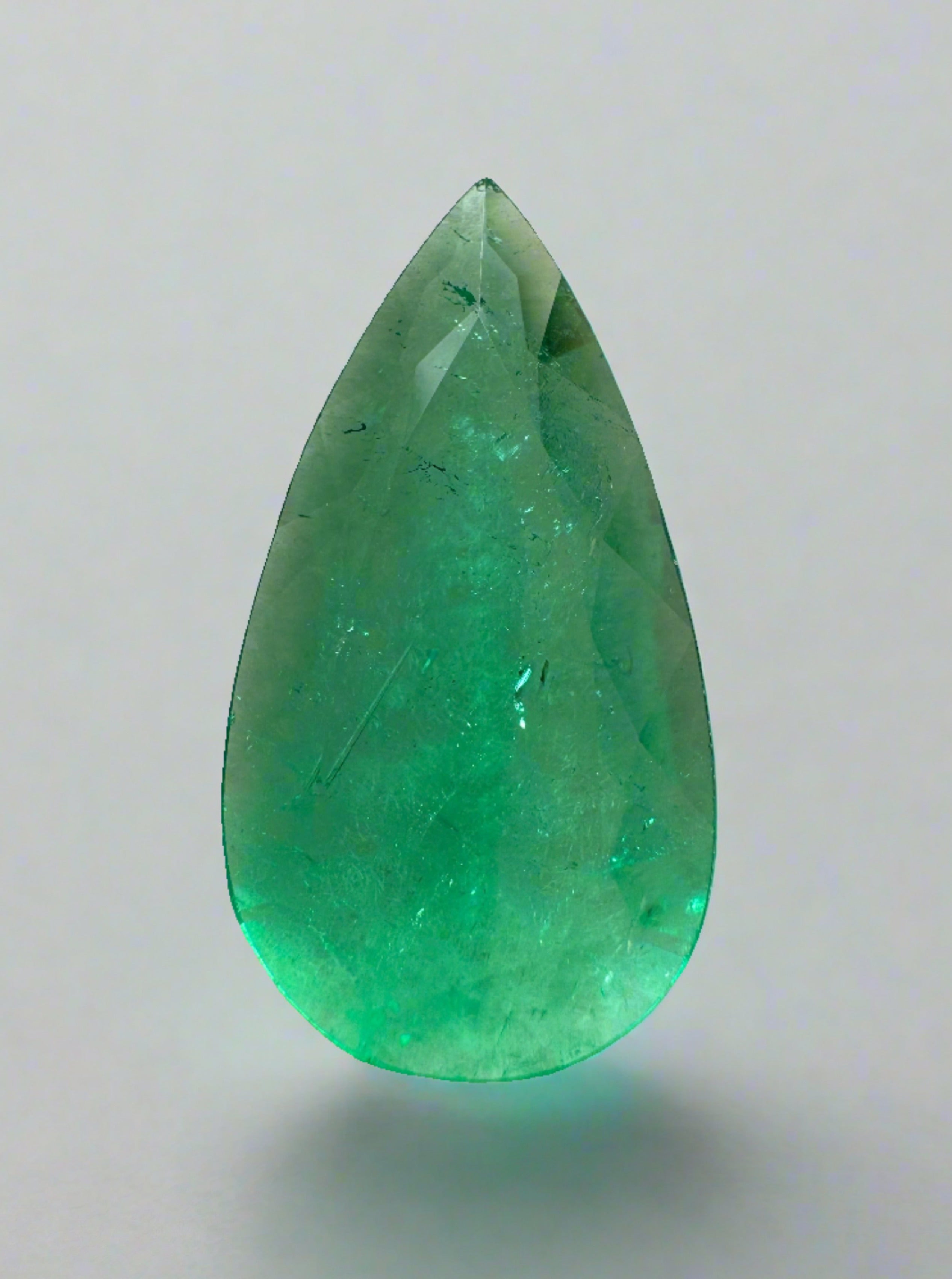 3.83 Carat Natural Colombian Emerald Pear Cut Loose Gemstone - 18x10mm Spready Green for Jewelry Making, Engagement Rings & Luxury Gifts