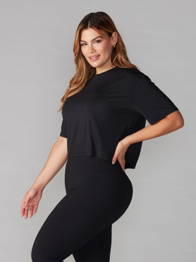 Tavi Crop Top Women's Tee - Stylish Short Sleeve Casual Shirt for Women | Perfect for Summer Outfits, Beach Wear & Street Fashion