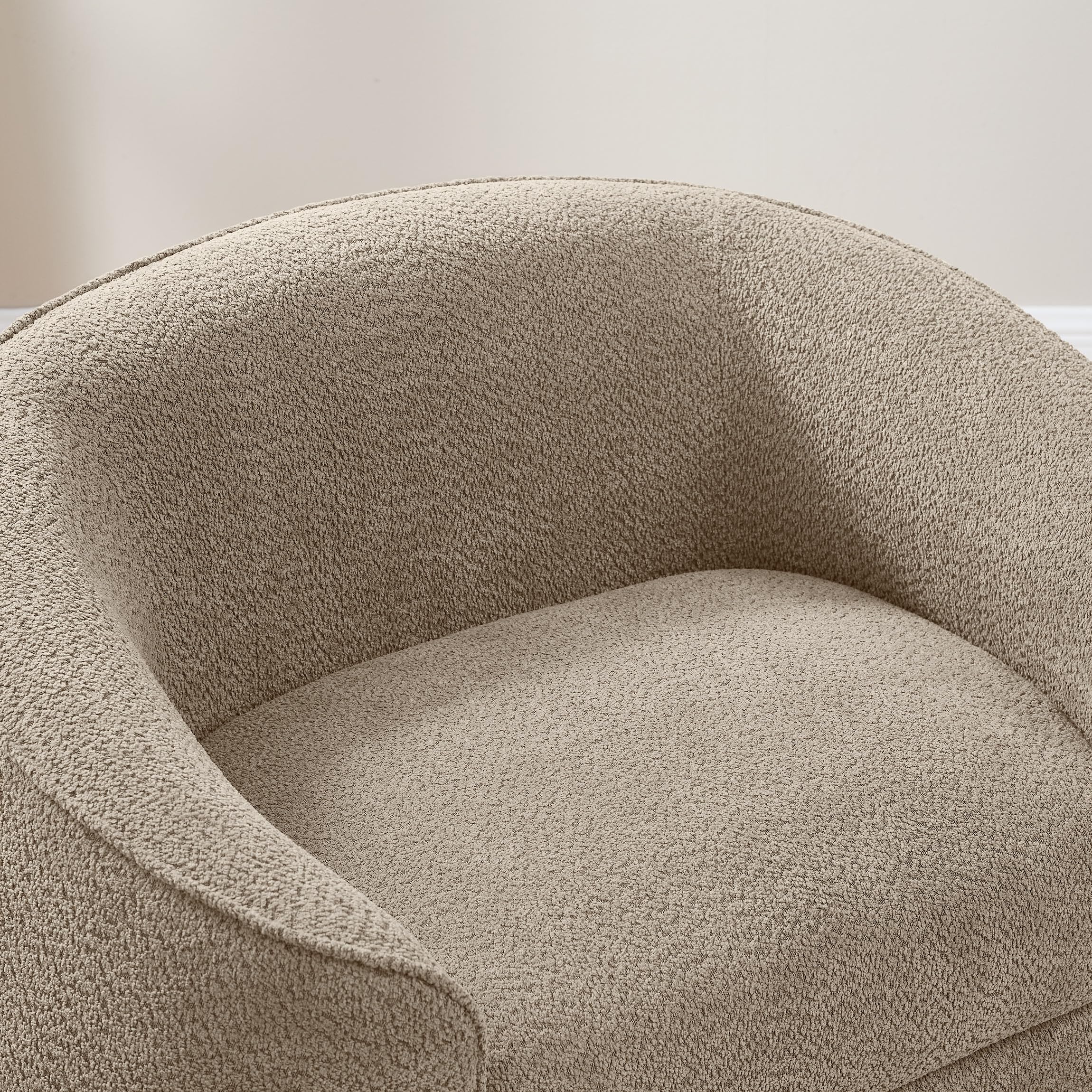 Modern Accent Chair with Soft Padded Seat & Acrylic Legs - Cozy Barrel Club Armchair for Living Room, Bedroom, Office & Reading Nook - Perfect for Relaxing, Reading & Home Decor