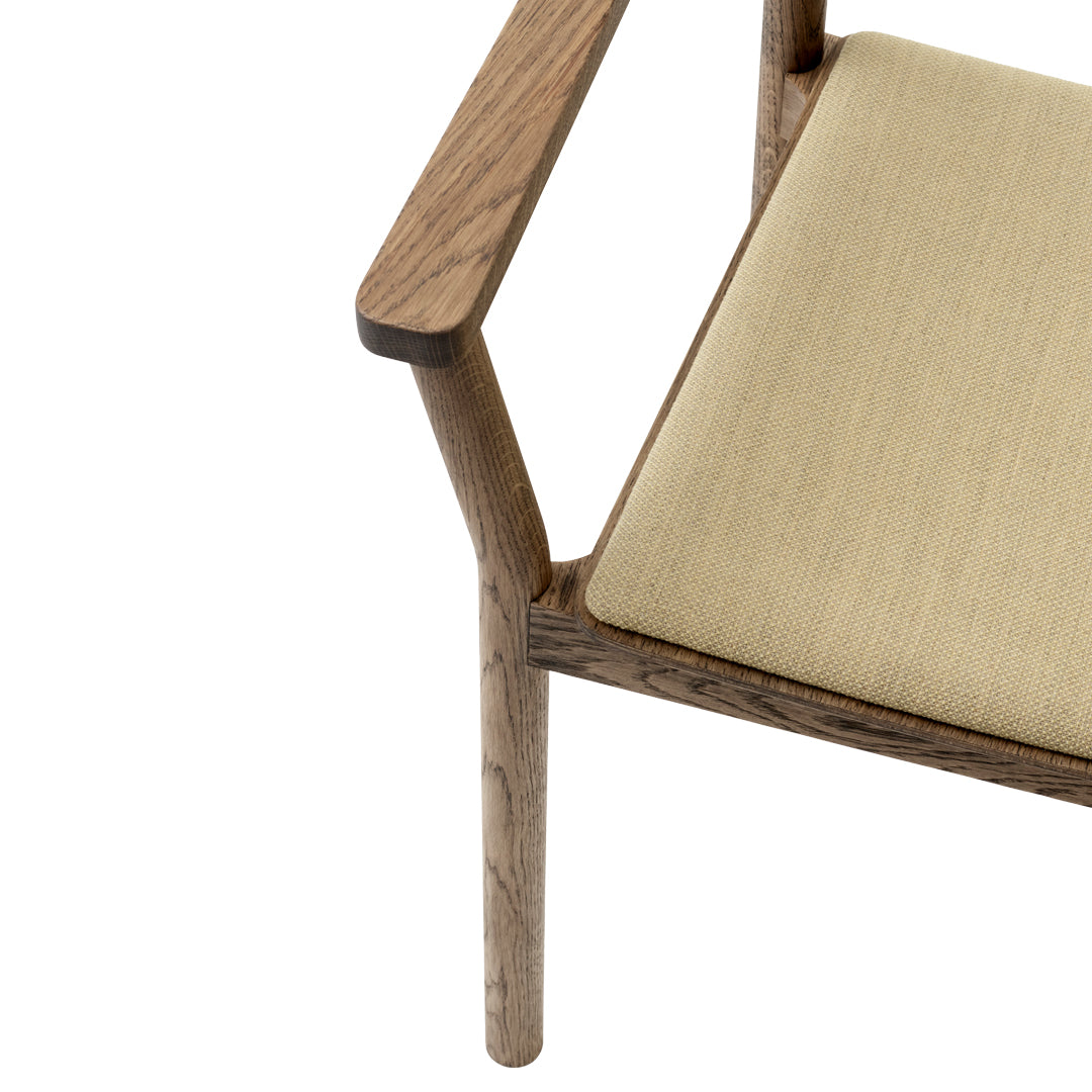 Betty TK11 Armchair - Modern Accent Chair for Living Room, Bedroom & Office - Comfortable Upholstered Lounge Chair with Sturdy Metal Legs - Perfect for Relaxing, Reading & Decorating Your Home