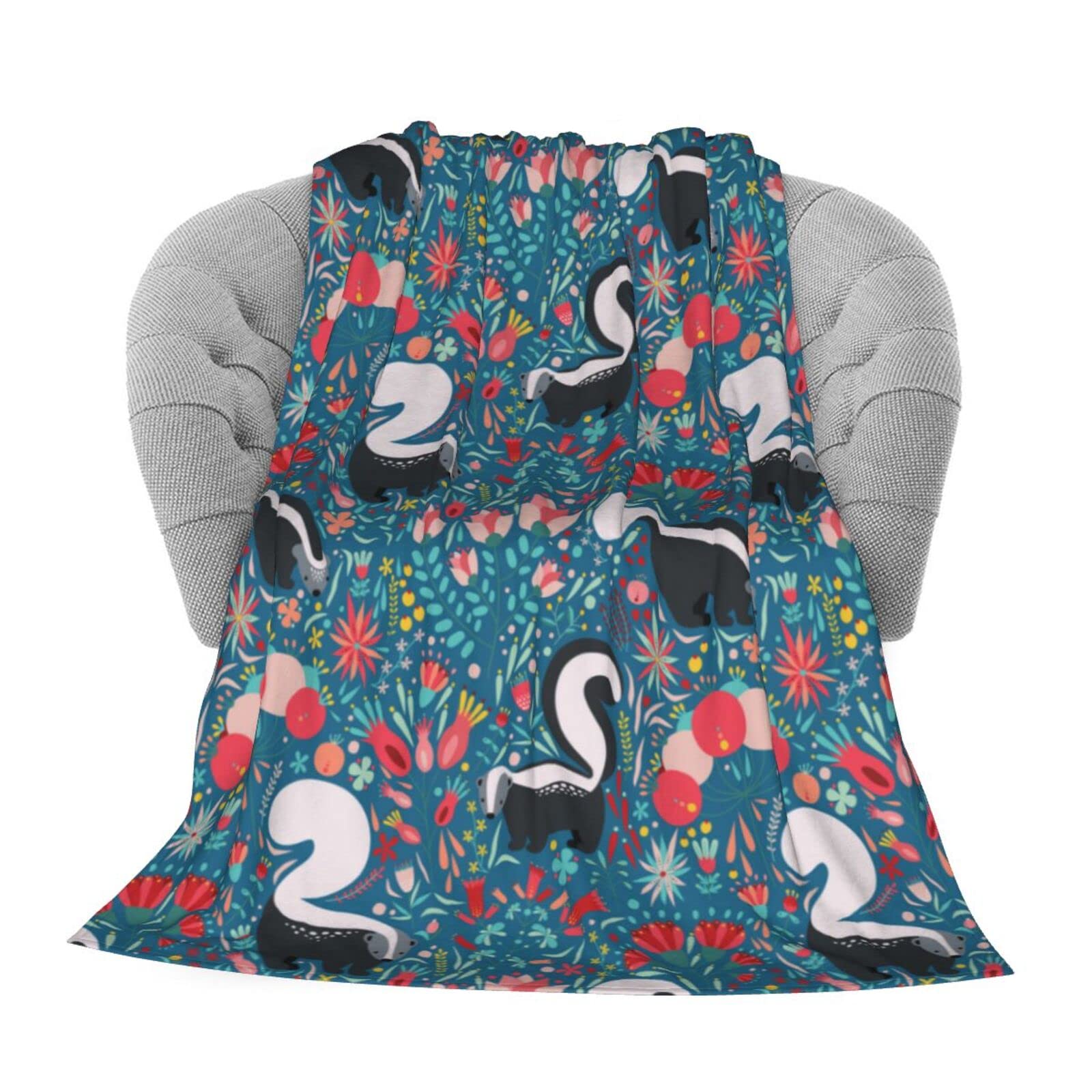 Soft Floral Skunks Fleece Throw Blanket 40x50 Inch - Lightweight Warm Flannel Blanket for Couch, Bed, Sofa - Perfect for Travel, Camping, Home Decor - Cozy Gift for Kids & Adults