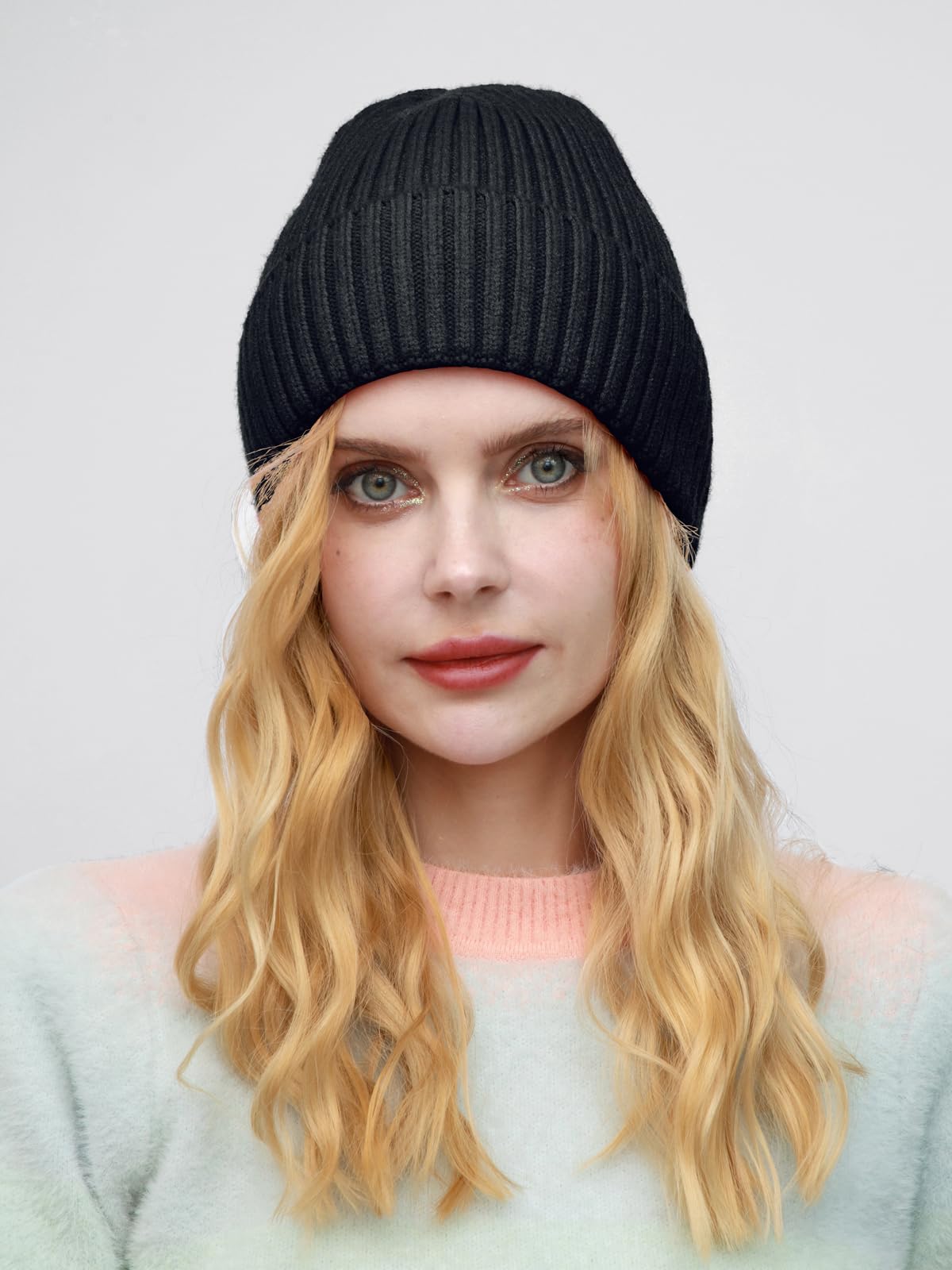 ROYBENS Unisex Wool Knit Beanie with Satin Lining - Warm Winter Hat for Men & Women, Soft Cuffed Skull Cap, Fisherman Style - Perfect for Outdoor Activities, Skiing, Snowboarding and Cold Weather Protection