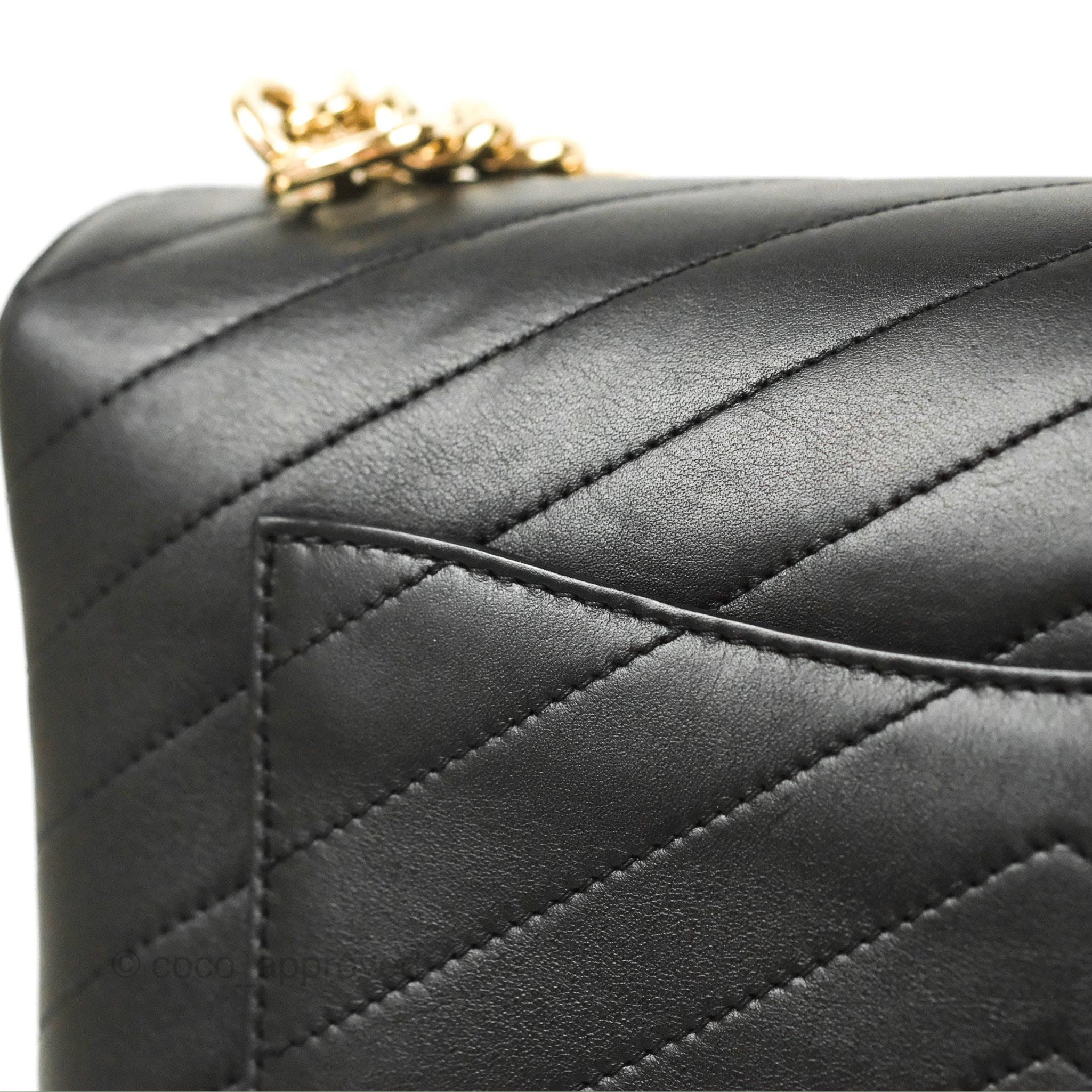 Chanel Chevron Stitched Coco Flap Bag in Black Calfskin with Gold Hardware - Luxury Crossbody Purse for Women, Perfect for Evening Events & Date Nights