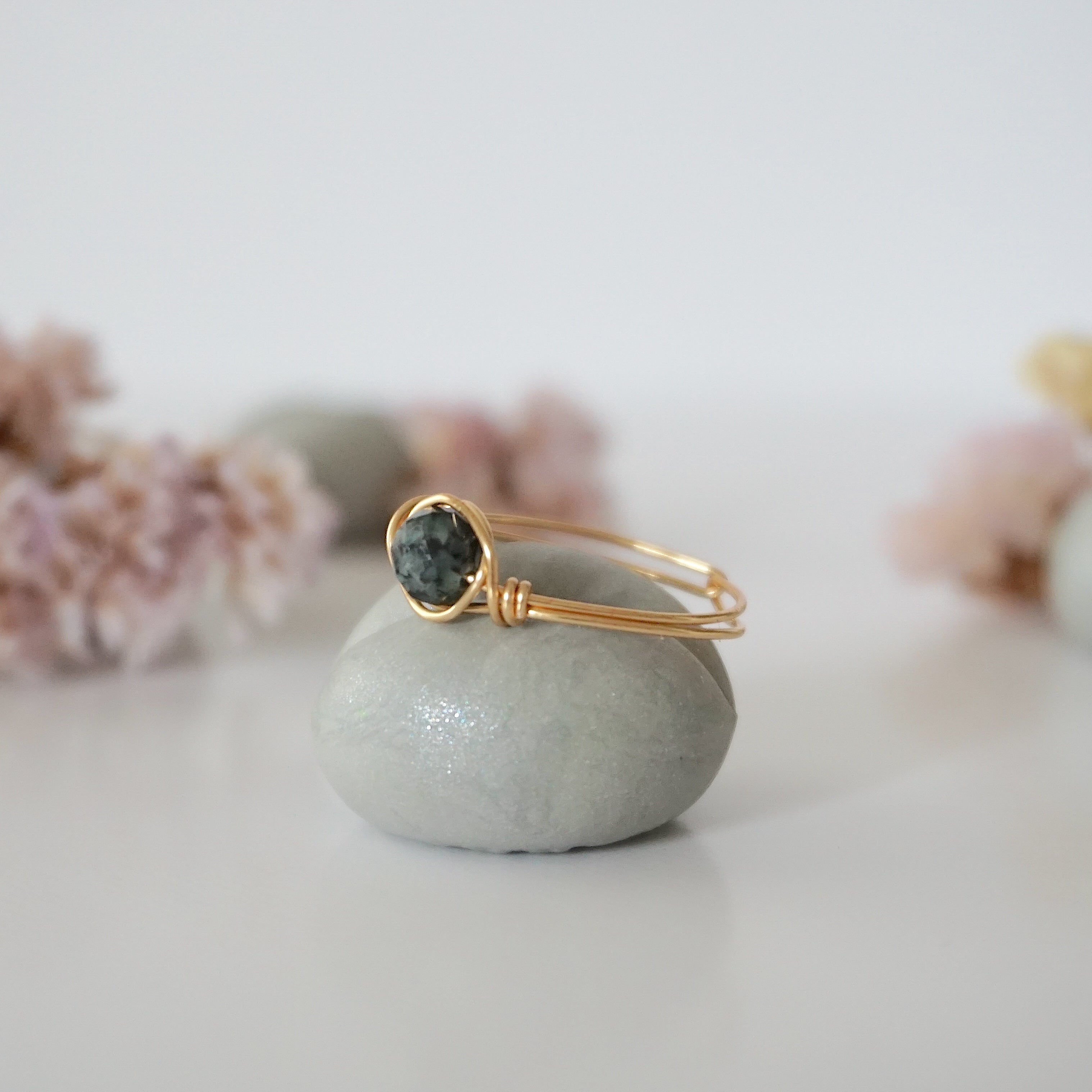 Emerald Birthstone Ring for Women - Elegant May Birthstone Jewelry Gift for Mom, Sister, Girlfriend - Perfect for Birthdays, Anniversaries & Special Occasions