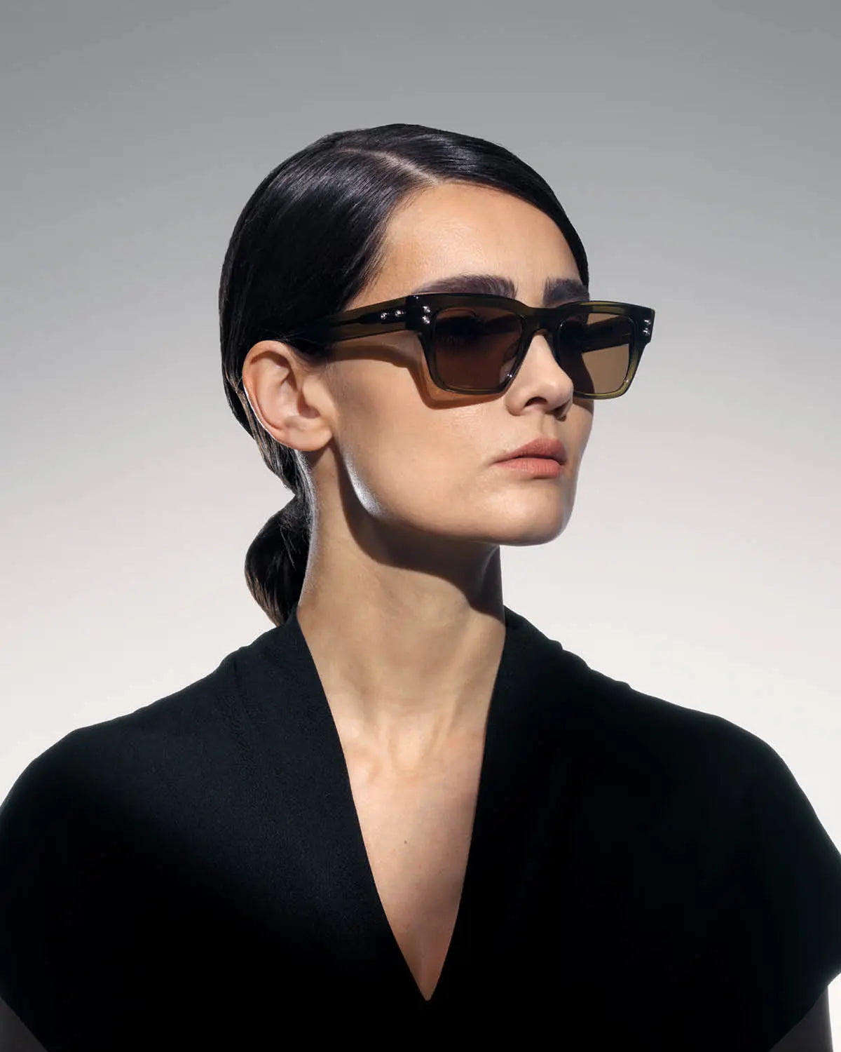 Akoni Columba AKS 100B Tortoise Shell Pattern Sunglasses - UV Protection Polarized Lenses for Men & Women - Perfect for Driving, Beach, and Outdoor Activities