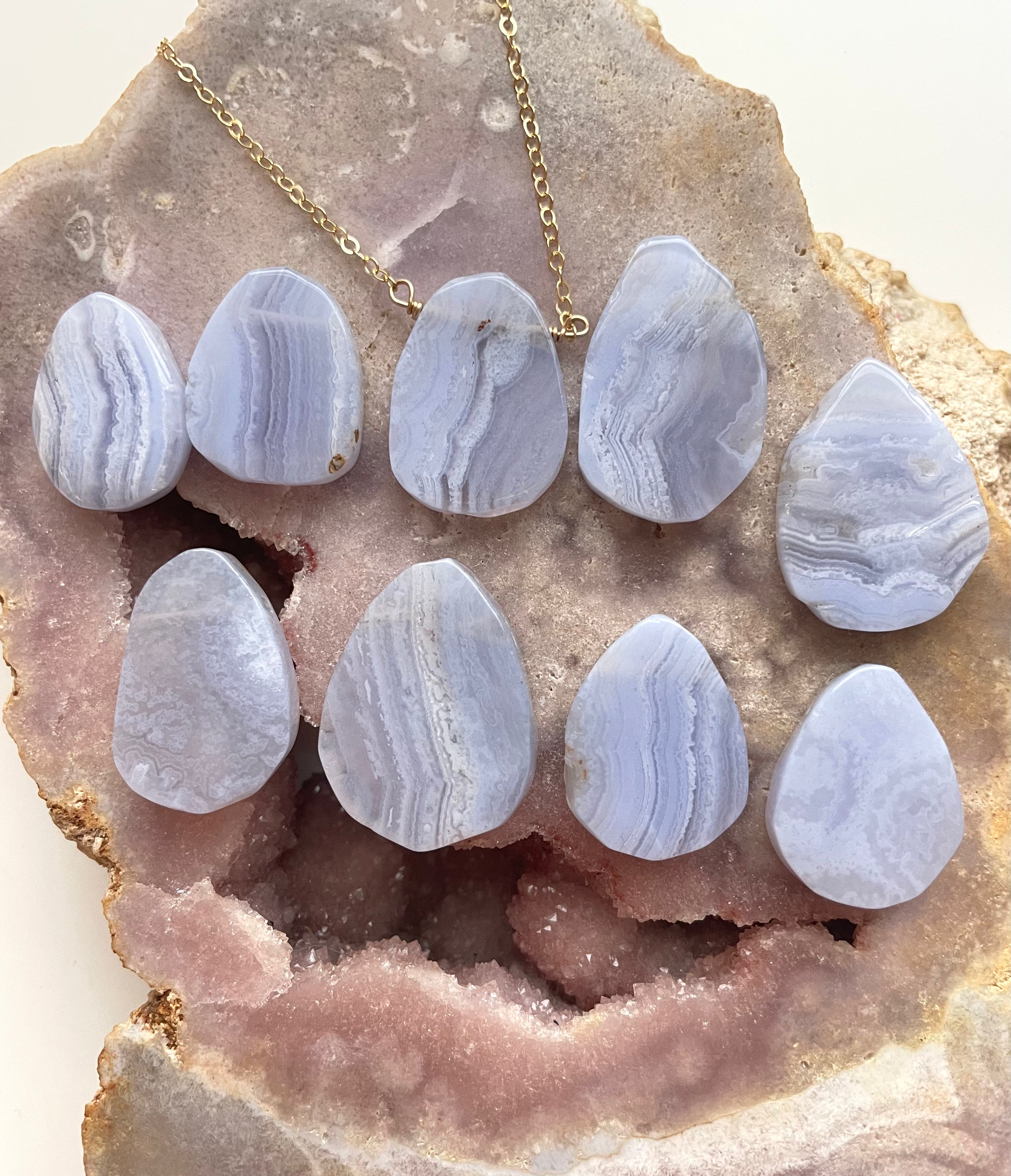Blue Lace Agate Crystal Pendant Necklace - Healing Stone Jewelry for Women, Natural Gemstone Choker with Adjustable Chain, Perfect for Meditation, Yoga & Spiritual Gifts