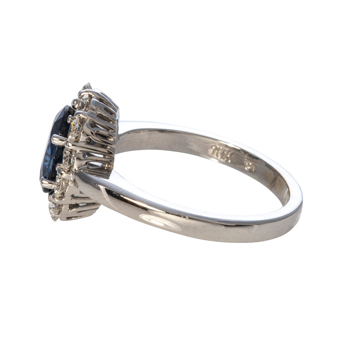 Exquisite Oval Sapphire & Diamond Halo 18K White Gold Engagement Ring for Women - Perfect for Proposals, Anniversaries & Special Occasions