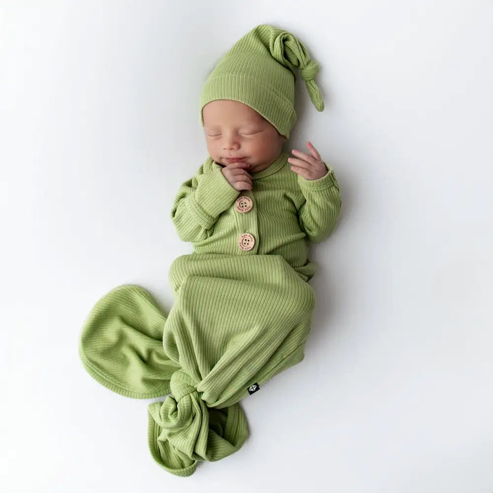 Kyte Baby Ribbed Knitted Gown & Hat Set - Soft Newborn Outfit for Boys & Girls - Perfect for Hospital Photos, Baby Showers & First Outings