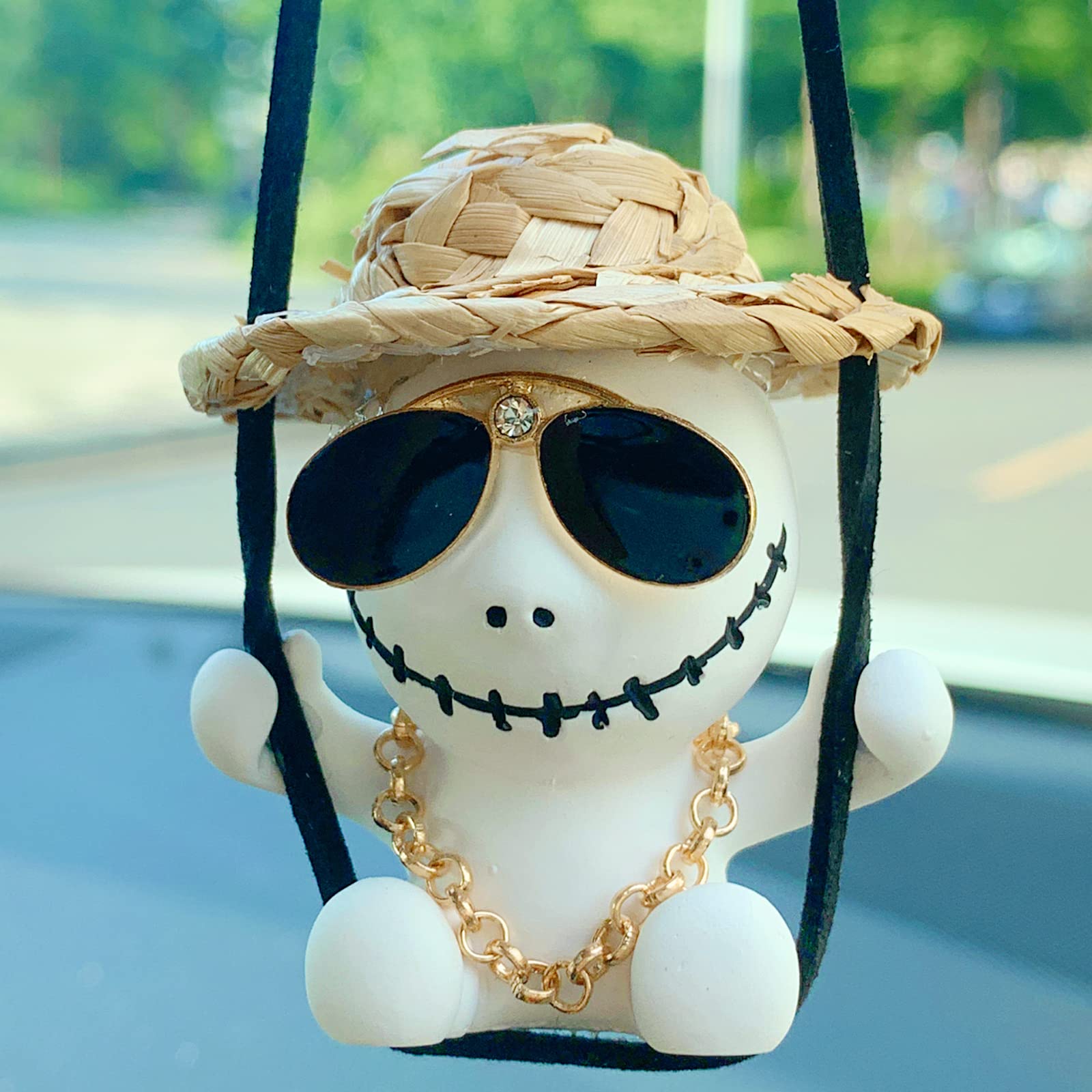 Swinging Skull Car Mirror Hanging Accessories - Halloween Car Decor for Men & Women - Cute Rear View Mirror Decorations - Perfect for Gifts & Themed Parties