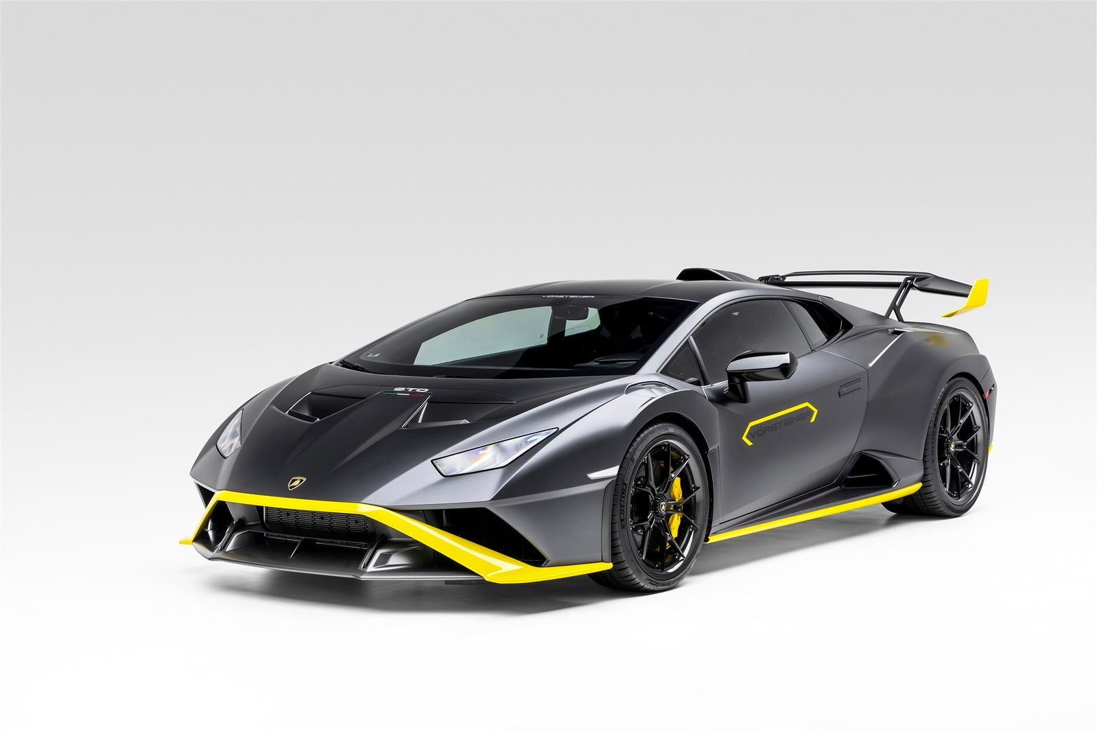 Lamborghini Huracan STO VMPC 208 Diecast Model Car - 1:18 Scale Collectible Supercar Replica for Display & Racing Enthusiasts - Perfect for Home Office Decoration, Car Showcases, and Gift Giving