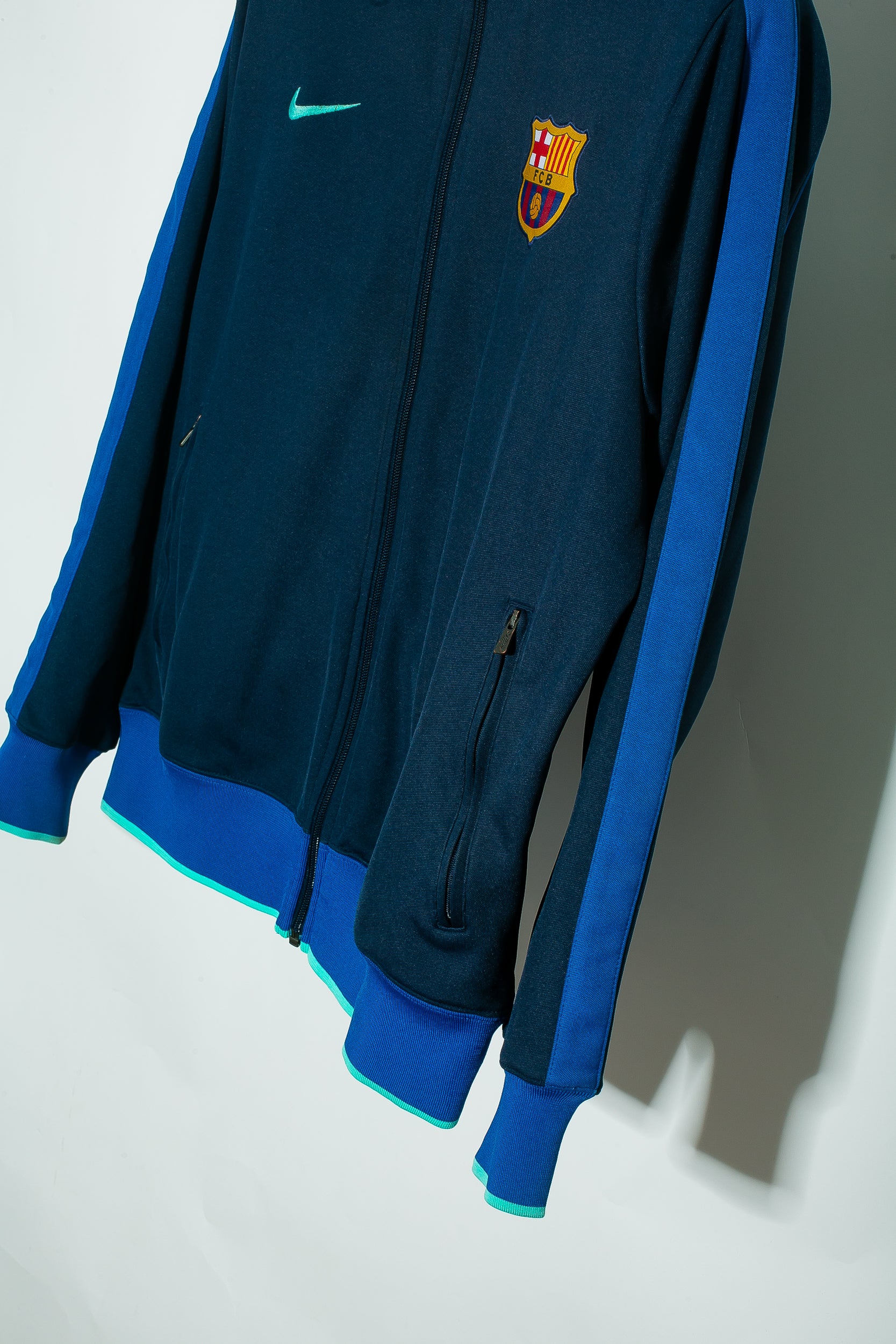 2009 FC Barcelona Jacket - Official Licensed Football Jersey, Size L - Perfect for Soccer Fans, Matchdays & Casual Wear