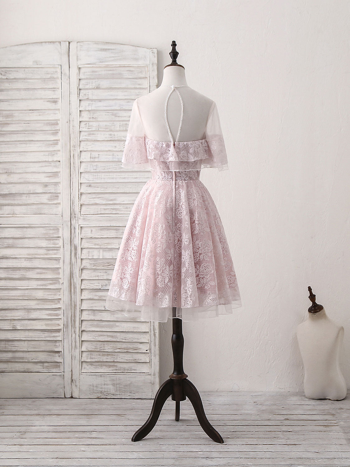 Elegant Pink Round Neck Lace Tulle Short Prom Dress for Women - Perfect for Homecoming, Prom Night, and Formal Parties
