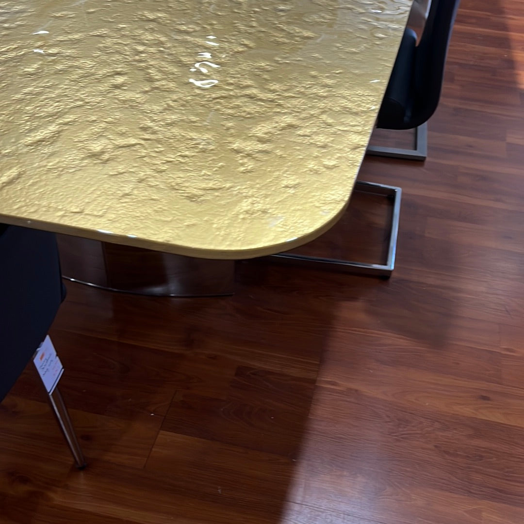 TONIN CASA Manhattan Dining Table - Italian Made Solid Wood Modern Kitchen Table for Dining Room, Breakfast Nook & Small Space - Perfect for Family Gatherings & Dinner Parties