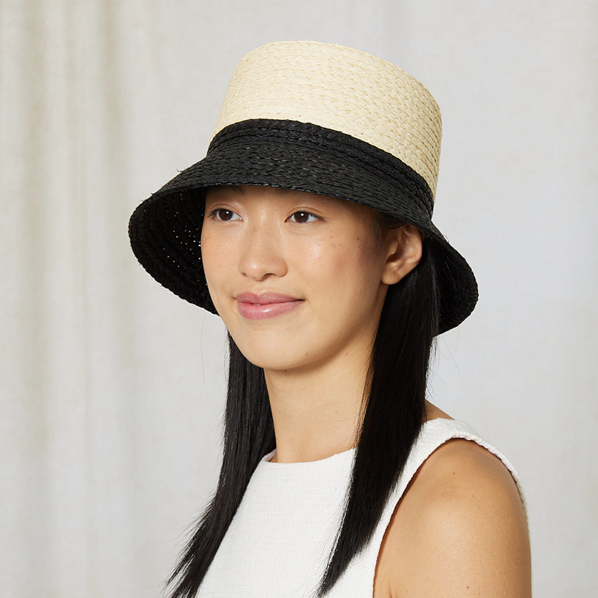 Jonah in Ivory/Black - Stylish and Comfortable for Everyday Wear, Perfect for Casual Outings and Office Use