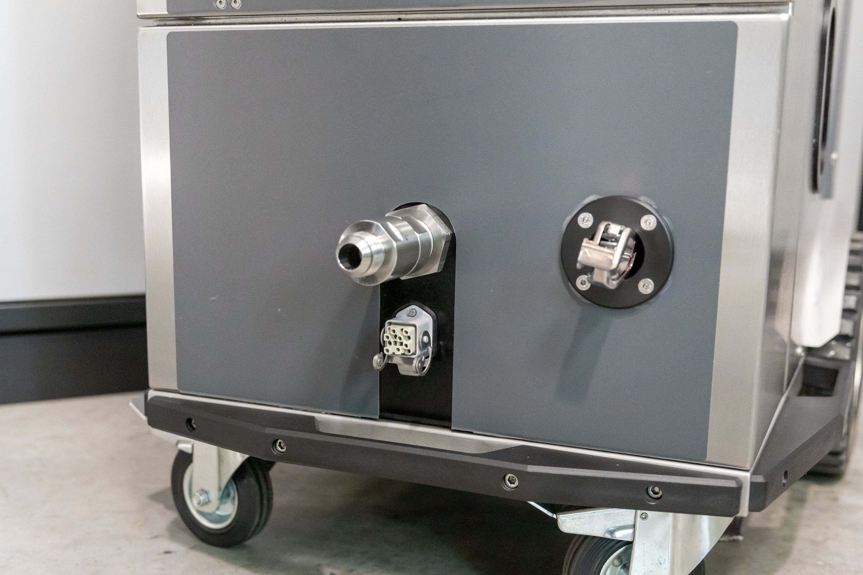 ICS IC 410 S PLUS Dry Ice Blasting Machine - Professional Cleaning Equipment for Industrial Use, Automotive, and Food Processing
