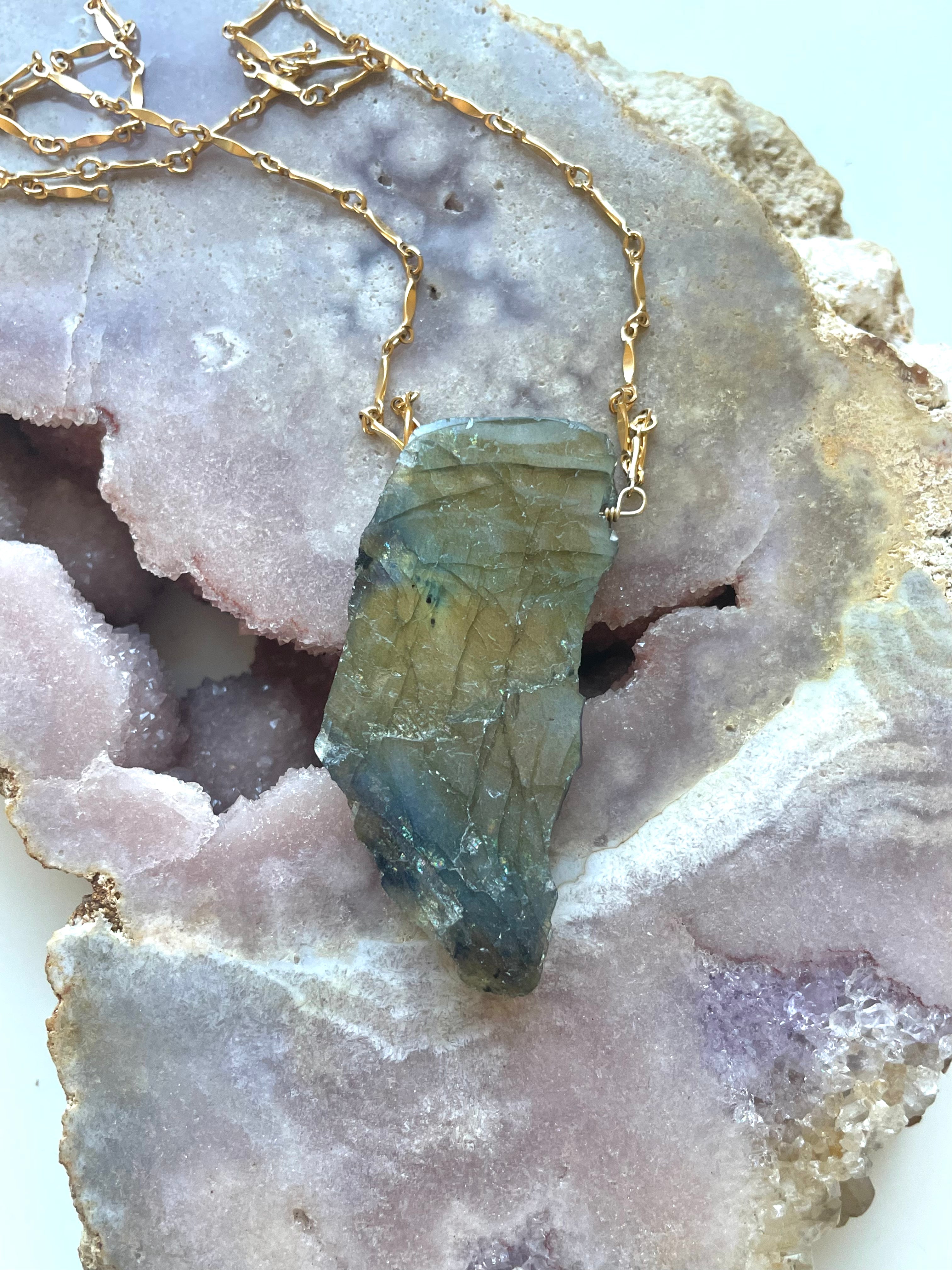 Stunning Large Labradorite Statement Necklace for Women – Elegant Healing Crystal Jewelry for Spiritual Protection & Energy Balance | Perfect for Meditation, Yoga, Boho Fashion & Special Occasions