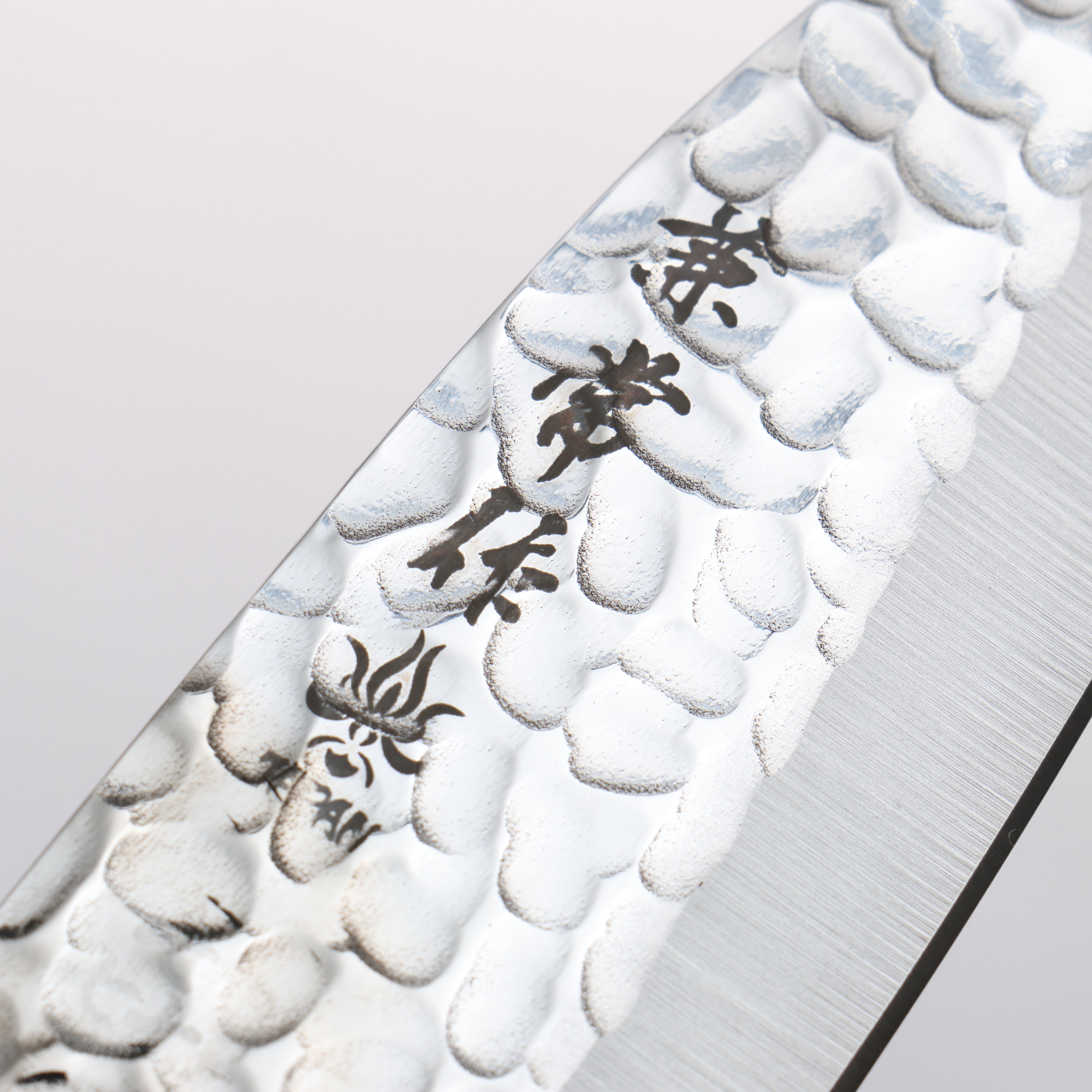 Kanetsune DSR 1K6 Hammered Deba Knife 105mm - Japanese Kitchen Knife with Red Pakka Wood Handle - Perfect for Sushi, Fish Filleting & Asian Cuisine