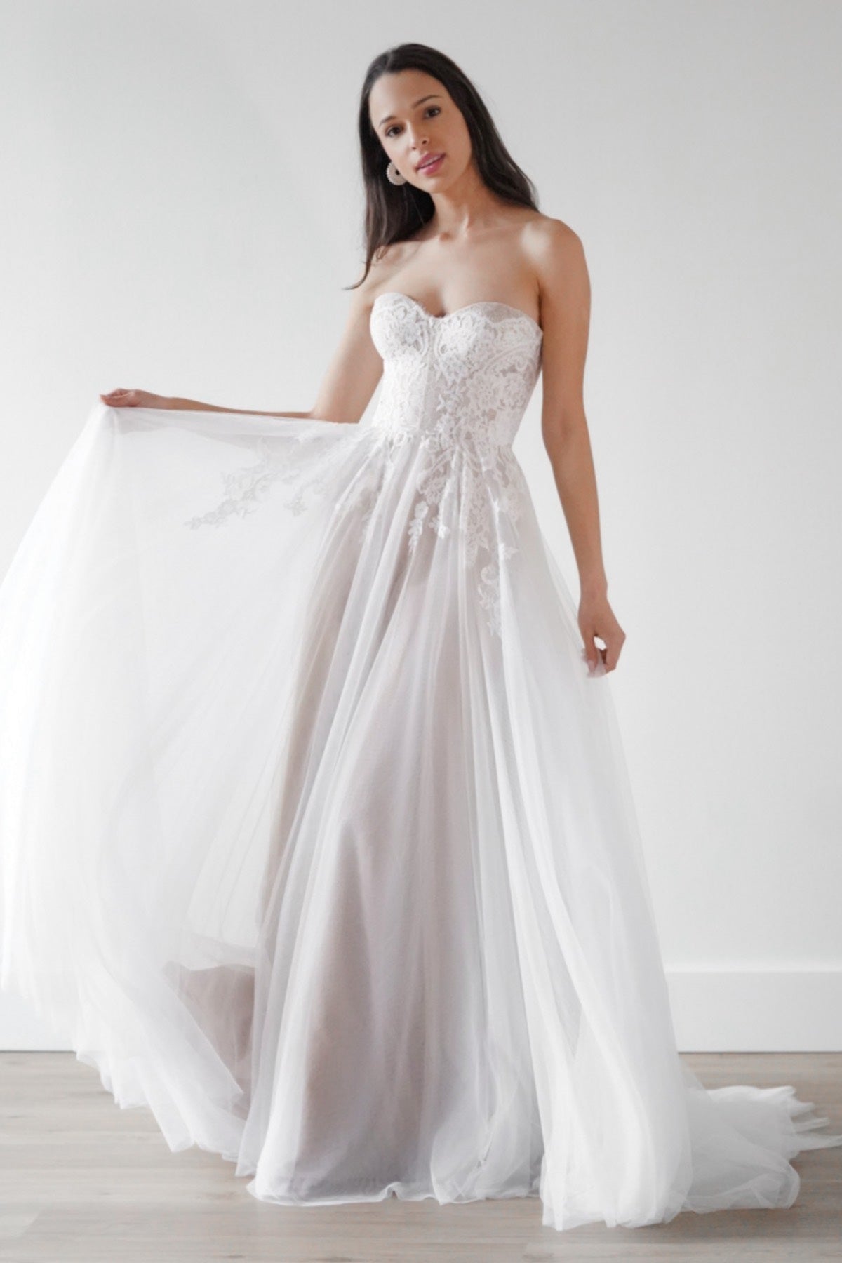 Willowby by Watters Jaislyn Wedding Gown - Elegant Lace Bridal Dress for Romantic Ceremonies & Formal Events