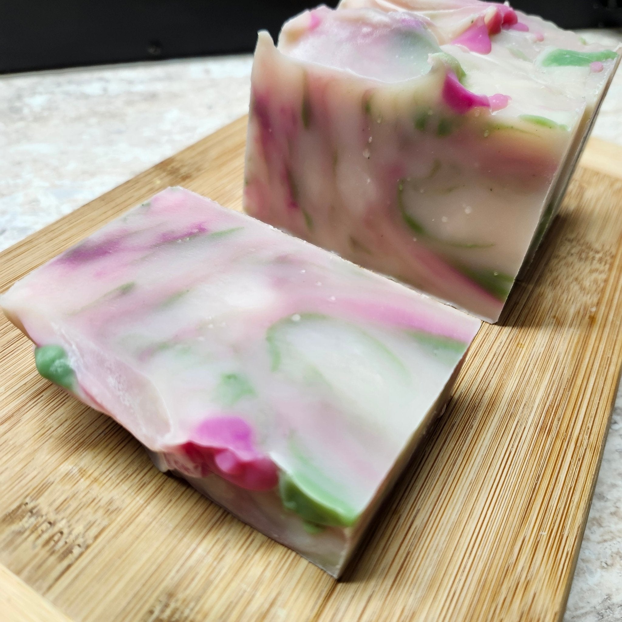Organic Minty Lavender Handmade Soap Bar - Natural Aromatherapy for Relaxation & Stress Relief - Perfect for Gifts, Spa Days & Self-Care Routines