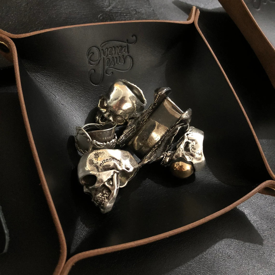 Luxury Leather Jewelry Tray - Organizer for Rings, Earrings & Necklaces - Perfect for Vanity, Dresser & Travel