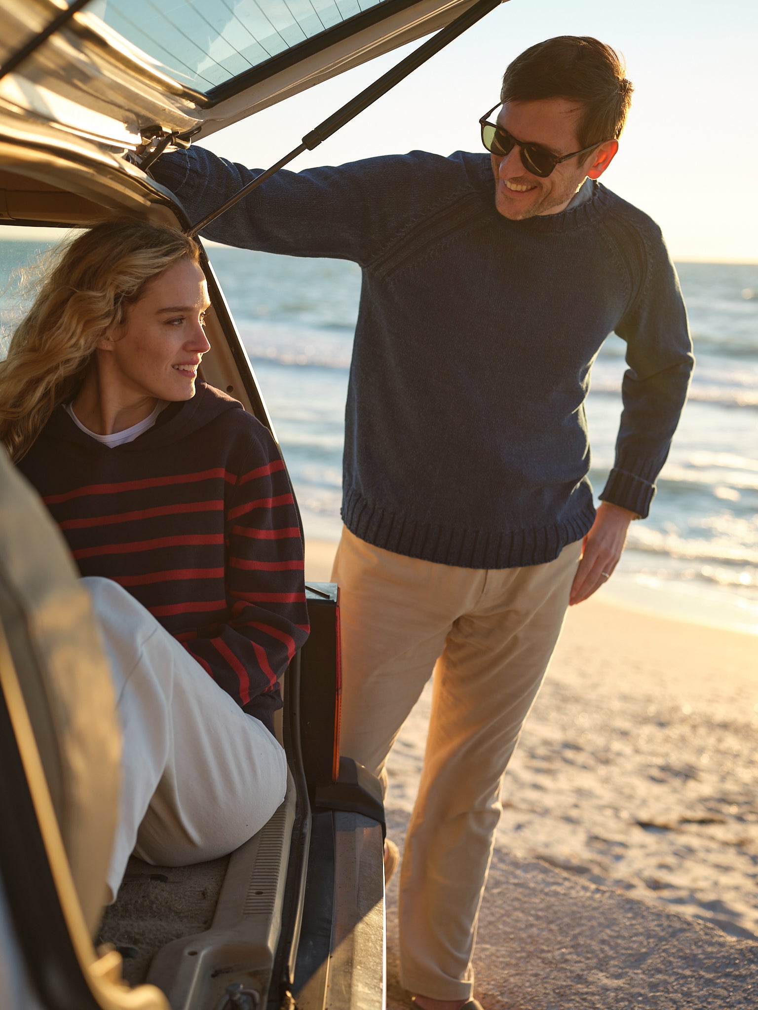 Deep Sea Quaker Crewneck Sweater for Men - Soft Cotton Indigo Pullover - Casual Winter Knitwear for Outdoor Activities & Cozy Loungewear