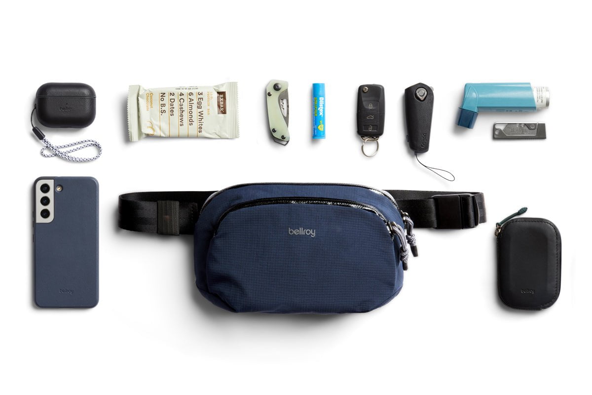 Bellroy Venture Hip Pack 1.5L - Water-Resistant Waist Bag for Travel, Hiking & Everyday Use - Compact Crossbody Fanny Pack with Adjustable Strap (Black)