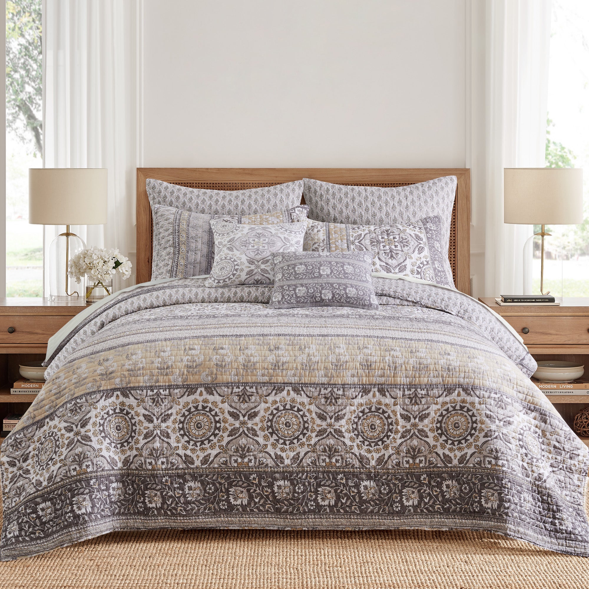 Lirelle Queen Size Quilt Set - Soft Bedding Comforter with Matching Pillow Shams - Luxury Home Decor for Master Bedroom & Guest Room - Perfect for All Seasons