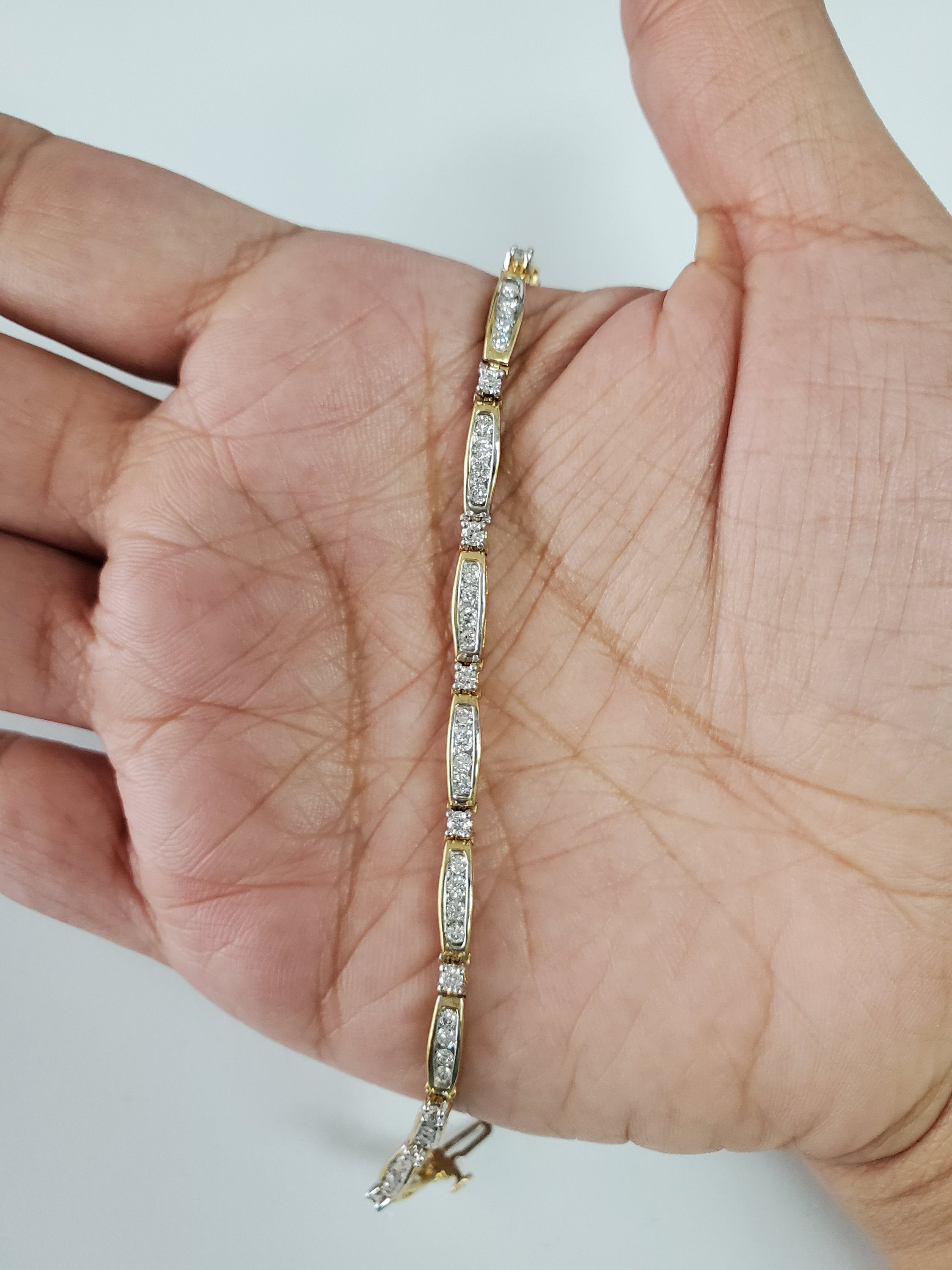 2CT Channel Set Diamond Tennis Bracelet for Women - Elegant & Sparkling Jewelry for Parties, Weddings & Special Occasions