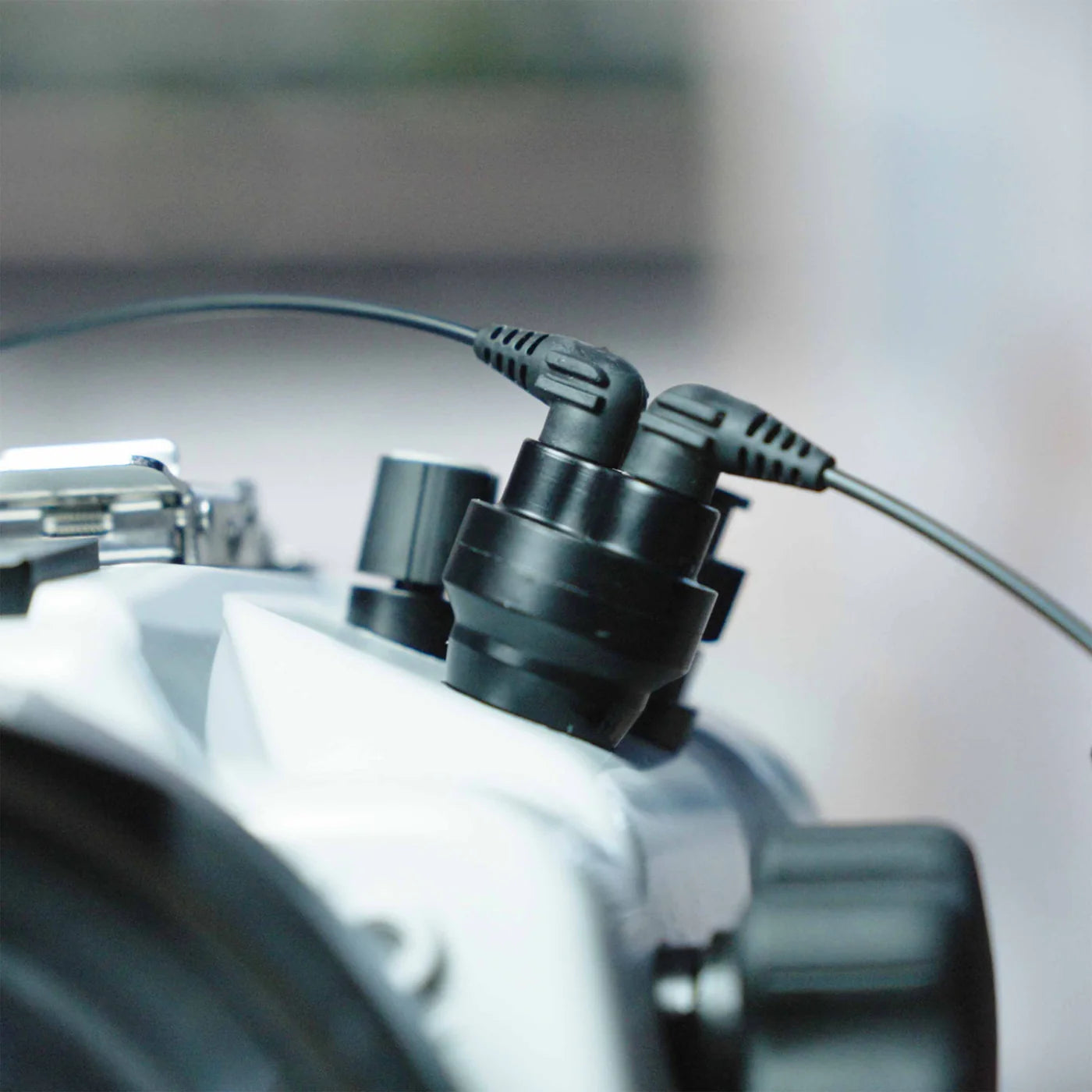 Ikelite Gen 2 Manual Fiber Optic Transmitter for DL & DLM Underwater Housings - Perfect for Underwater Photography and Videography