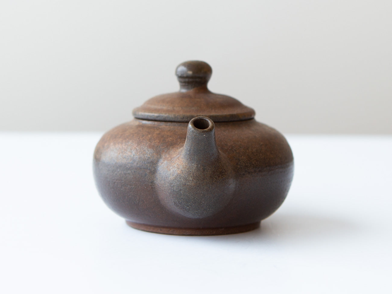 Premium Cast Iron Teapot with Enamel Coating - Rust-Resistant Japanese Style Teapot for Loose Leaf Tea - Perfect for Home, Office & Tea Ceremonies