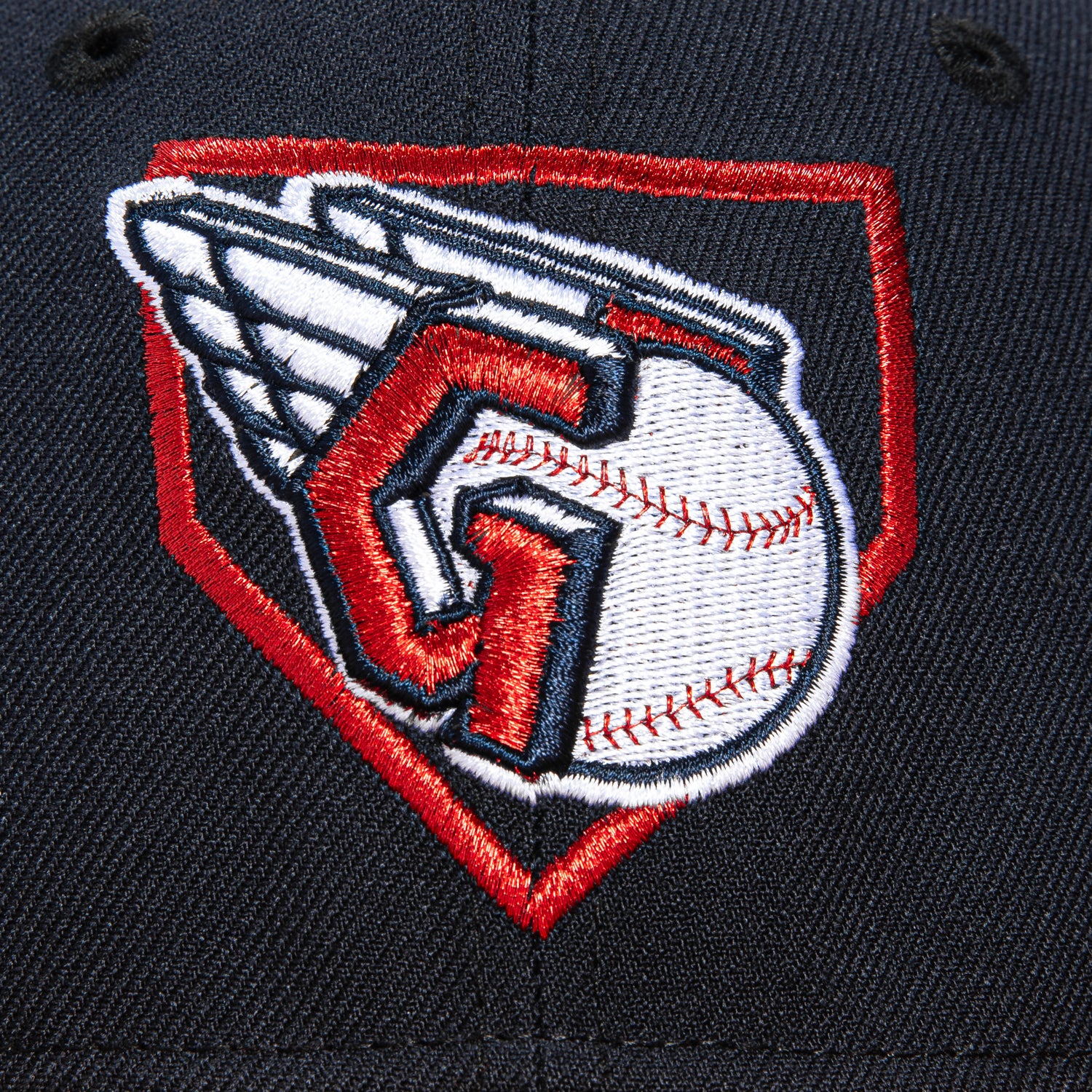 New Era 59Fifty Cleveland Guardians Diamond Adjustable Baseball Cap - Navy & Red Snapback Hat for Men & Women | Perfect for Baseball Games, Sports Events & Streetwear Fashion