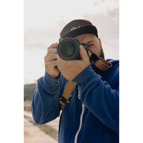 Peak Design Slide Lite Camera Strap (Coyote) - Adjustable & Comfortable for DSLR/Mirrorless Cameras - Perfect for Travel & Outdoor Photography