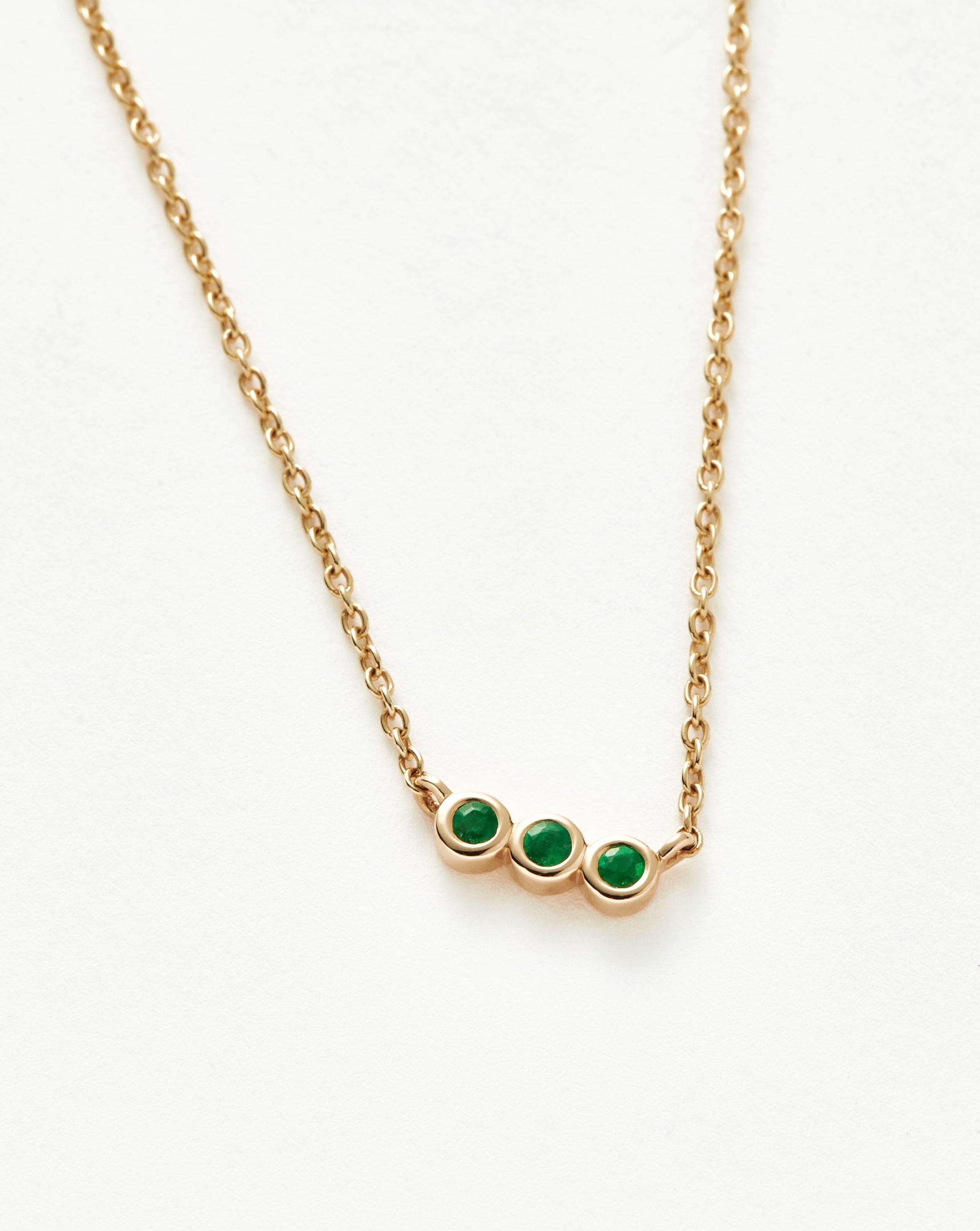 Exquisite 14K Gold Emerald Solitaire Trio Necklace for Women - Elegant Birthstone Jewelry Gift for Her - Perfect for Anniversaries, Birthdays & Special Occasions