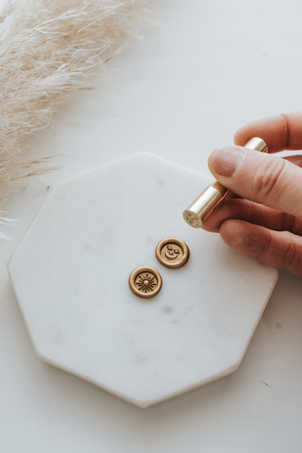 Sun and Moon Mini Wax Seal Stamp Set - Vintage Style Wax Seal Kit for Letters, Invitations, and DIY Crafts - Perfect for Wedding, Scrapbooking, and Gift Wrapping