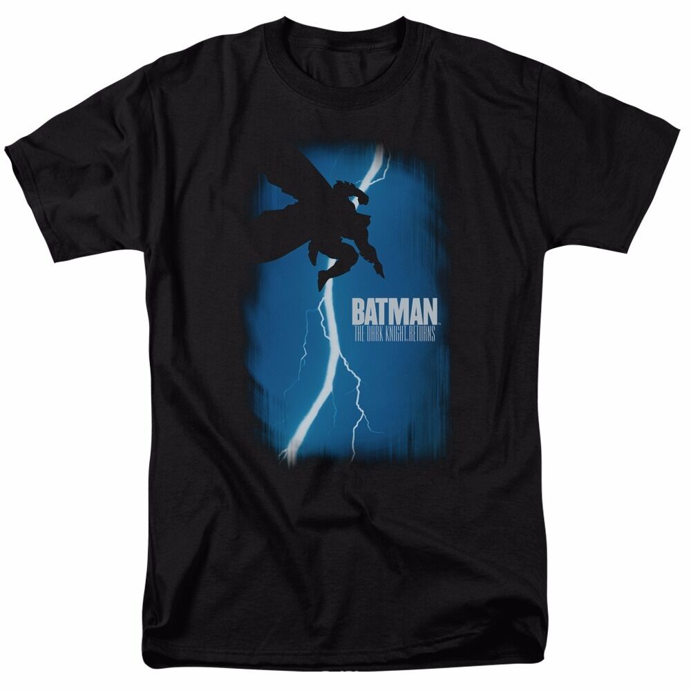Batman Dark Knight Returns Cover DC Comics Graphic T-Shirt for Men & Women - Superhero Fan Gift, Casual Wear & Cosplay