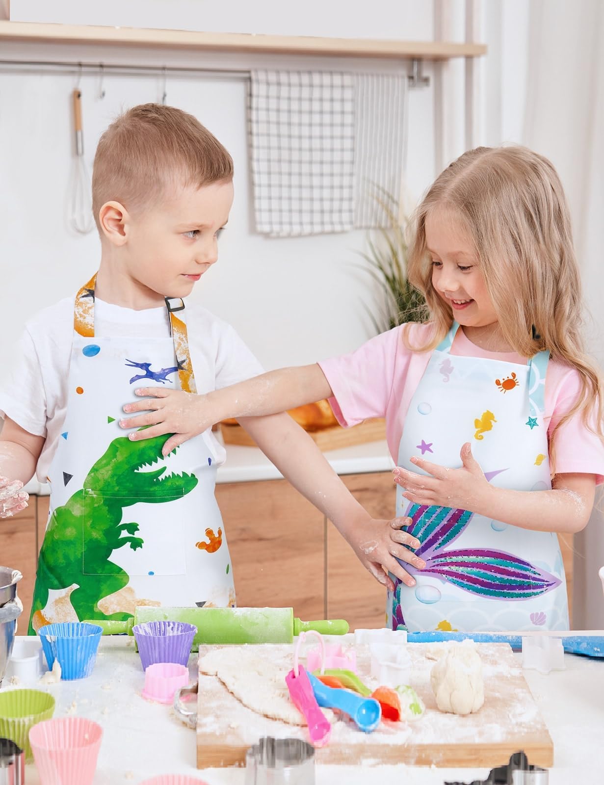 WERNNSAI Kids Aprons Chef Hat Set - 3-Piece Art & Cooking Apron for Boys & Girls - Waterproof Painting Smock for Cooking, Gardening, Baking & Arts & Crafts - Perfect for Kitchen Play, DIY Projects & Preschool Activities