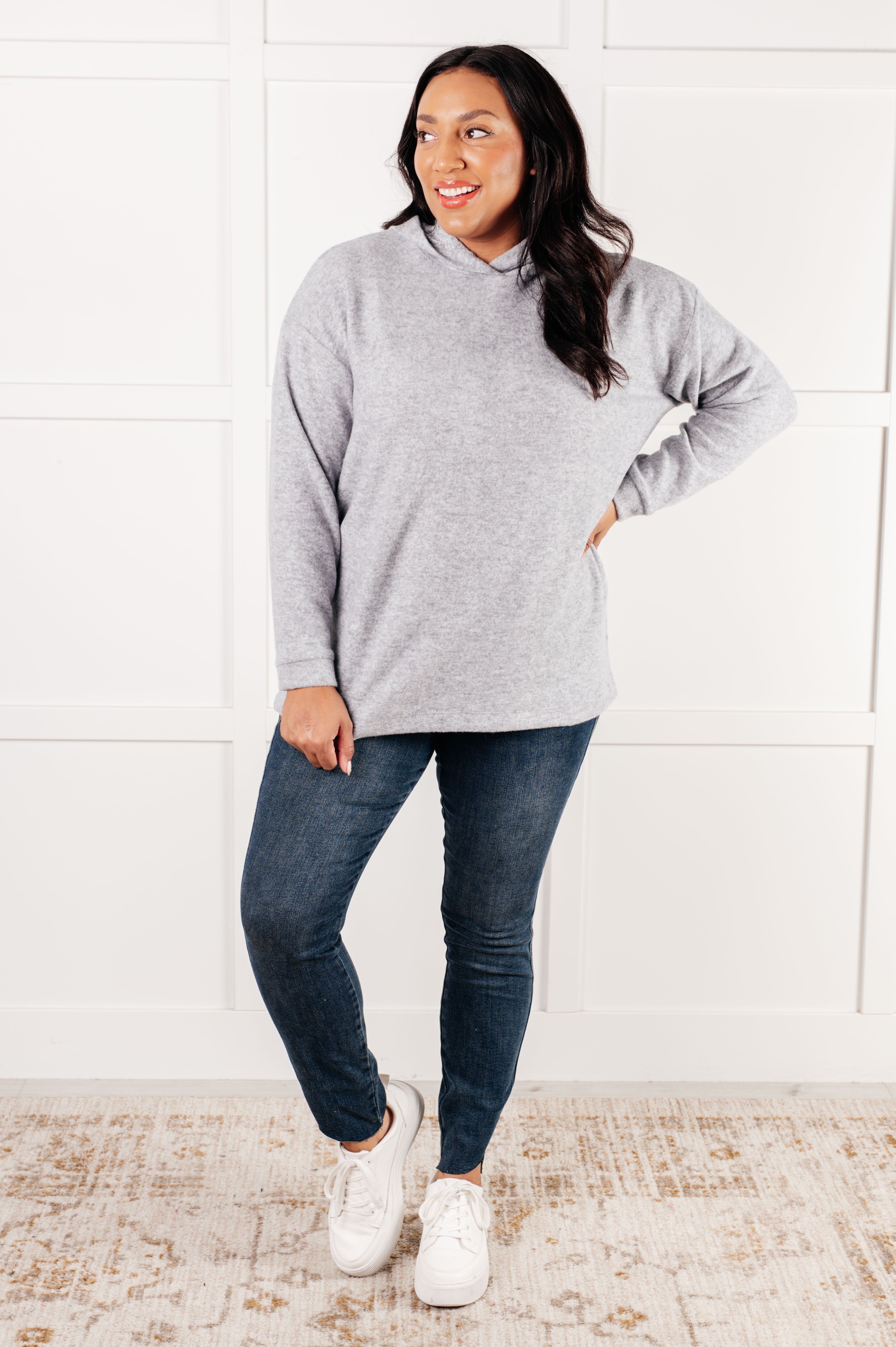 Best-Selling Heather Grey Hooded Pullover Sweatshirt - Cozy & Stylish for Casual Wear, Gym, and Outdoor Activities