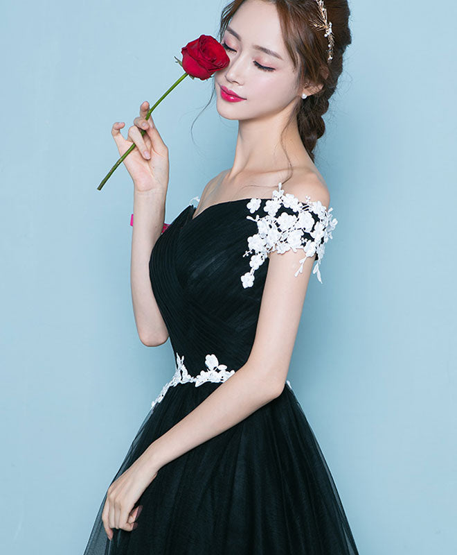 Elegant Black Long Prom Dress with Lace Details - Formal Evening Gown for Homecoming, Wedding, and Special Occasions