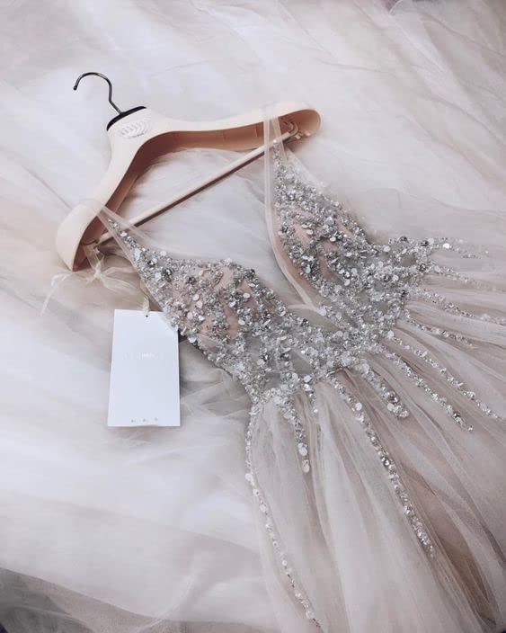 Elegant A-Line Backless Lace Beach Wedding Dress for Women – Perfect for Summer Brides, Beach Ceremonies, and Romantic Outdoor Weddings