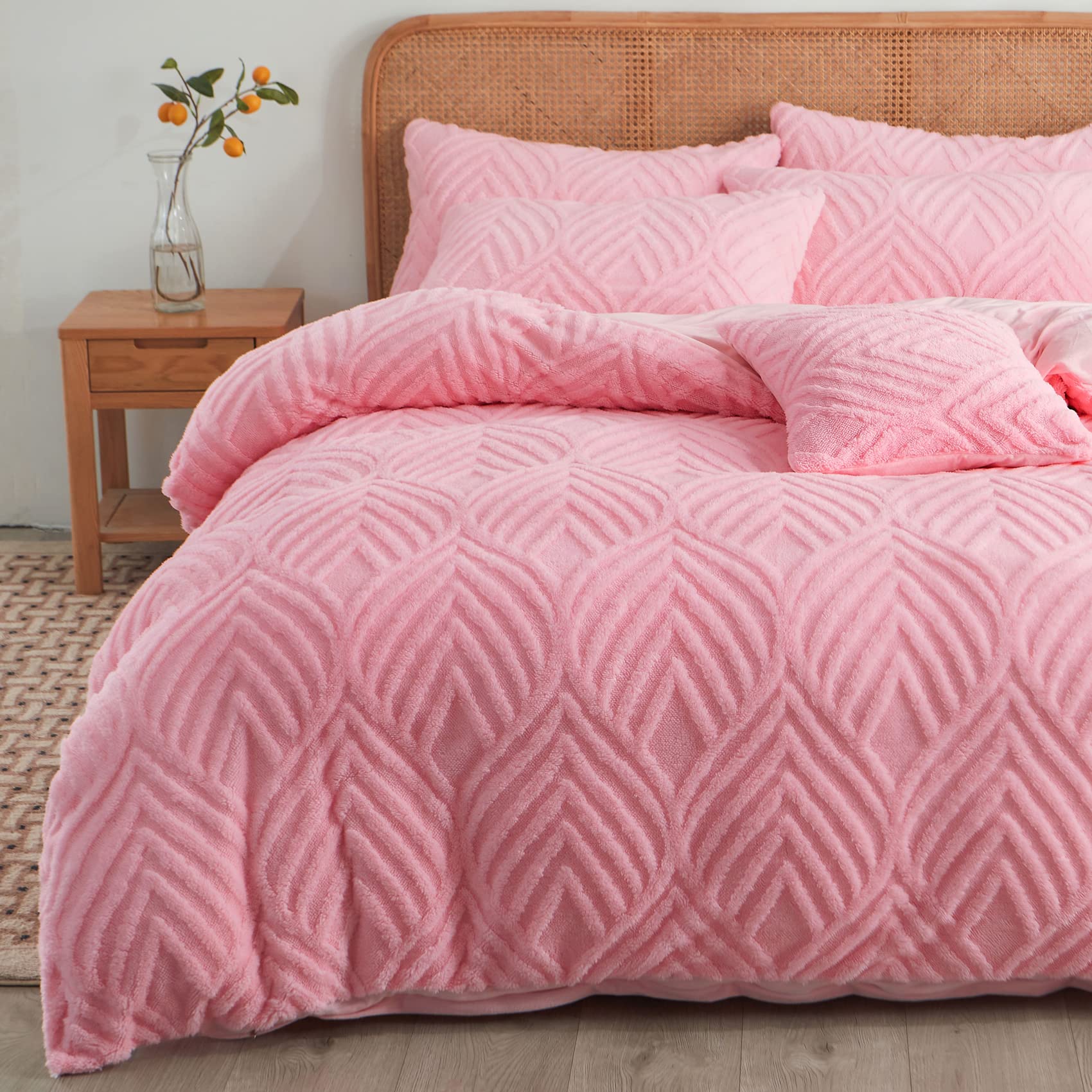 Besfunny Pink Fluffy Queen Size Comforter Set - Plush Chenille Palm Floral Sherpa Bedding with 2 Faux Fur Pillowcases | Ultra Soft Luxury Bedding for Cozy Winter Nights & Stylish Bedroom Decor (Pink, Queen)