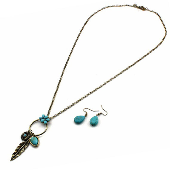 Bohemian Feather Necklace Set - Gold Plated Boho Jewelry for Women, Layered Statement Necklace for Festivals, Beach, and Everyday Wear