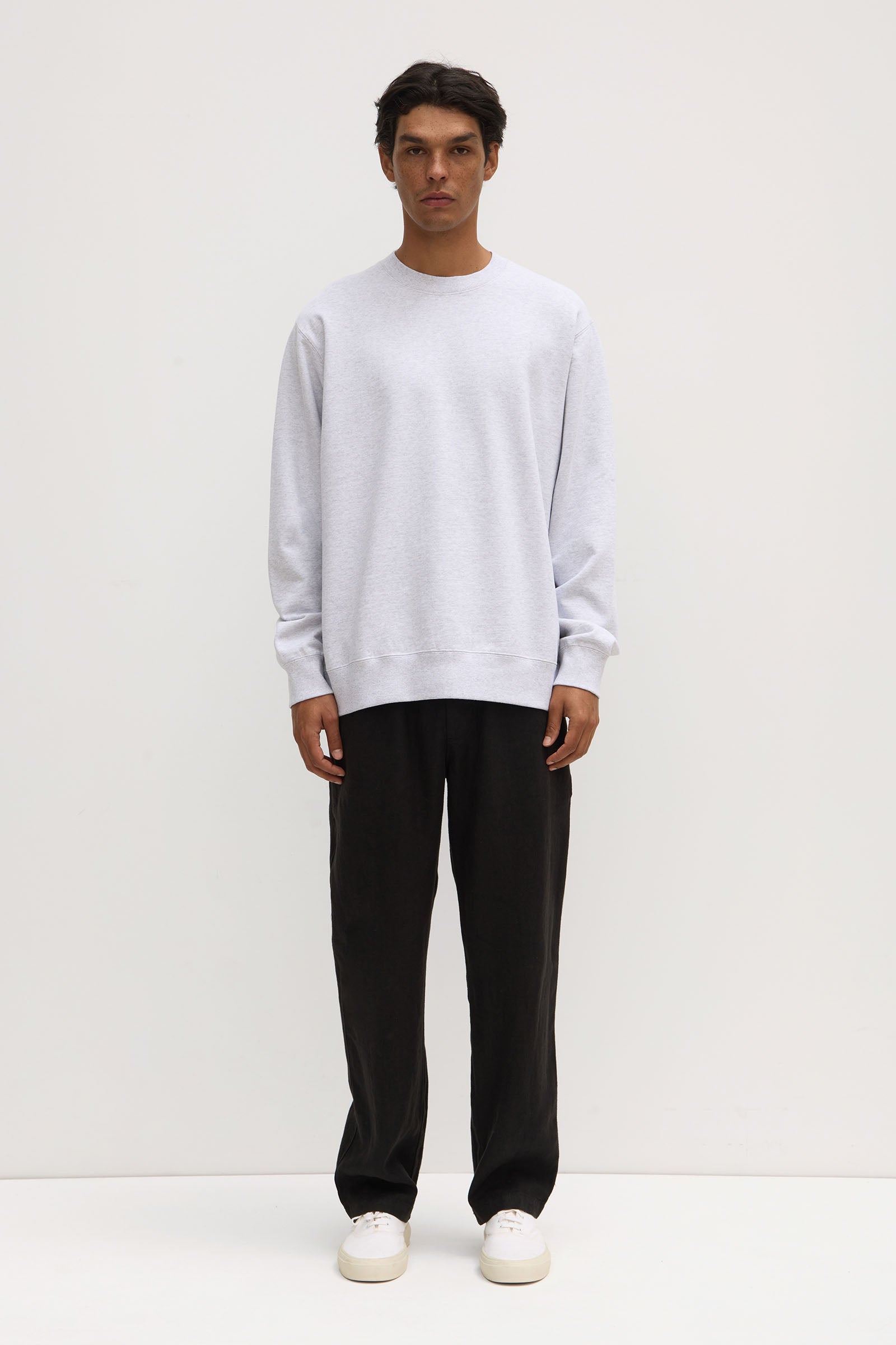 Men's Weekender Crew Neck Fleece Sweatshirt - Soft Casual Pullover for Travel & Lounge - Perfect for Weekend Getaways, Gym, and Relaxing at Home