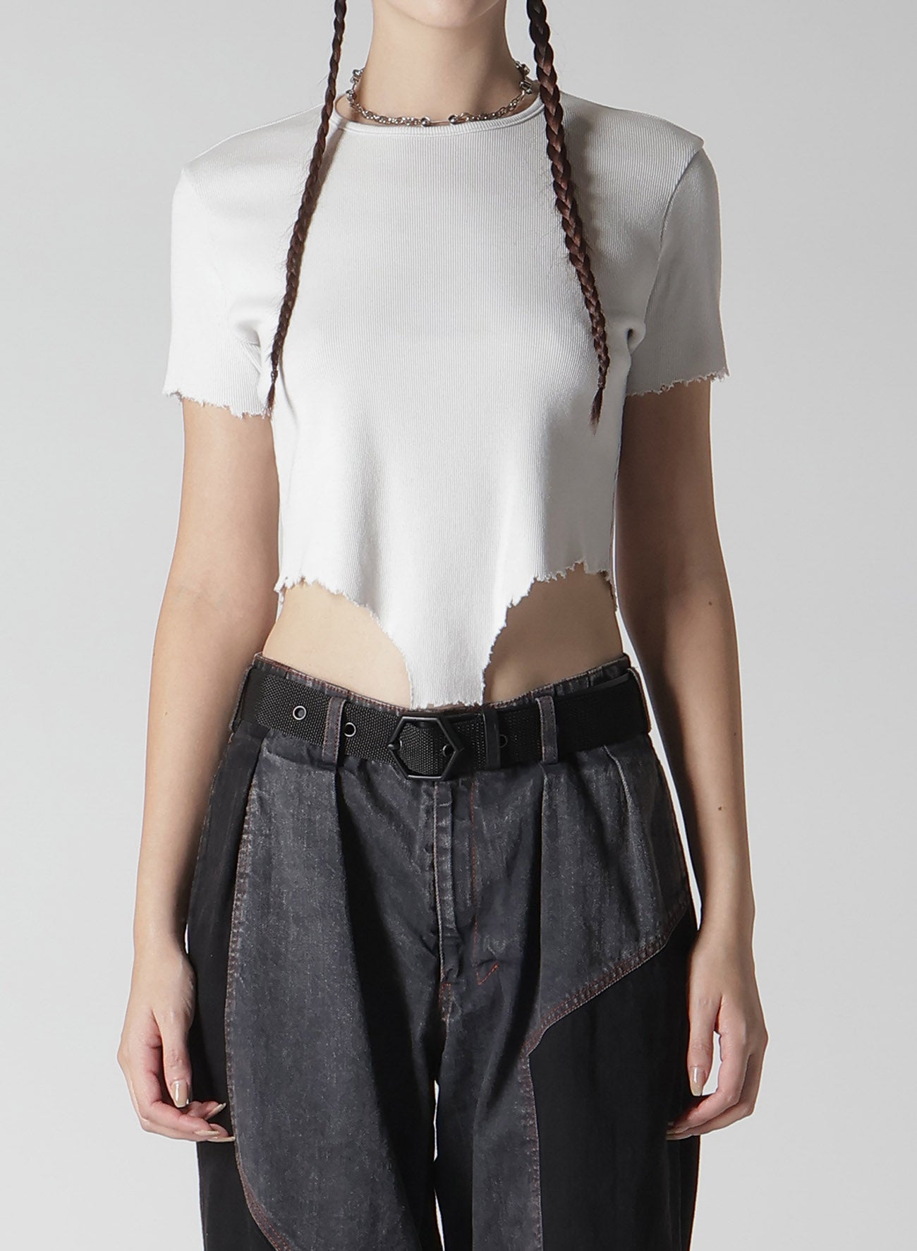 Distressed Crushed Rib Stitch T-Shirt with Raw Hem | Trendy Vintage Style for Casual Wear & Street Fashion